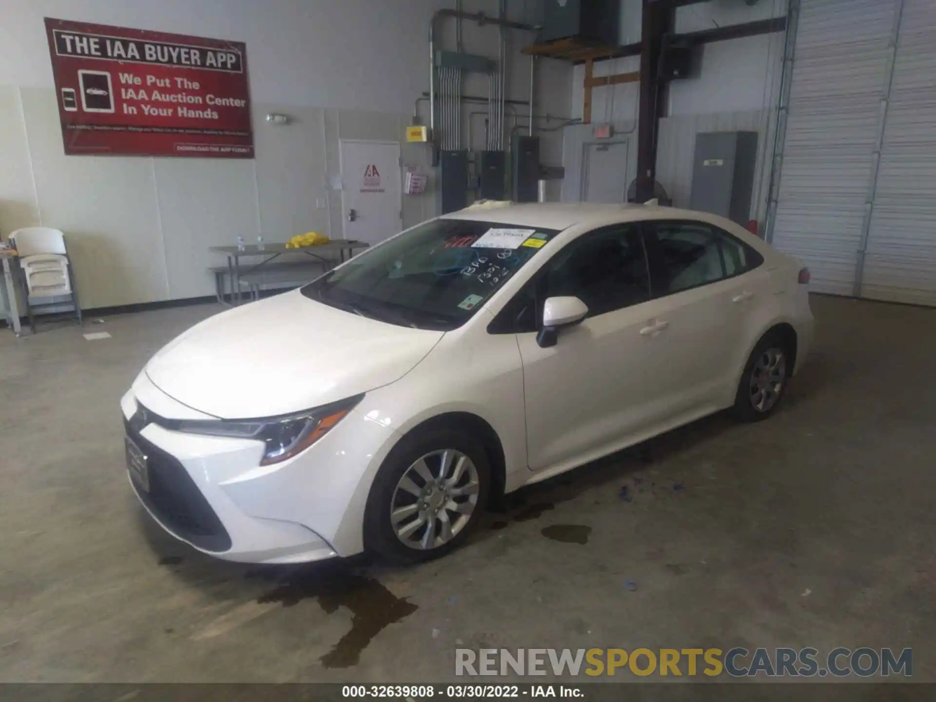 2 Photograph of a damaged car 5YFEPRAE6LP131301 TOYOTA COROLLA 2020