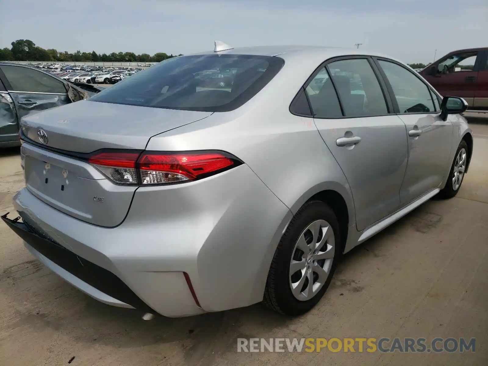 4 Photograph of a damaged car 5YFEPRAE6LP132318 TOYOTA COROLLA 2020