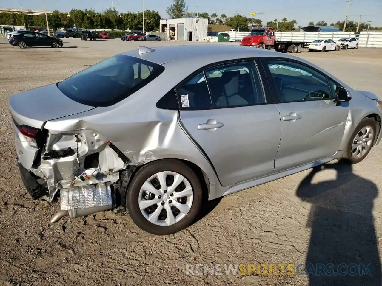 9 Photograph of a damaged car 5YFEPRAE6LP132397 TOYOTA COROLLA 2020