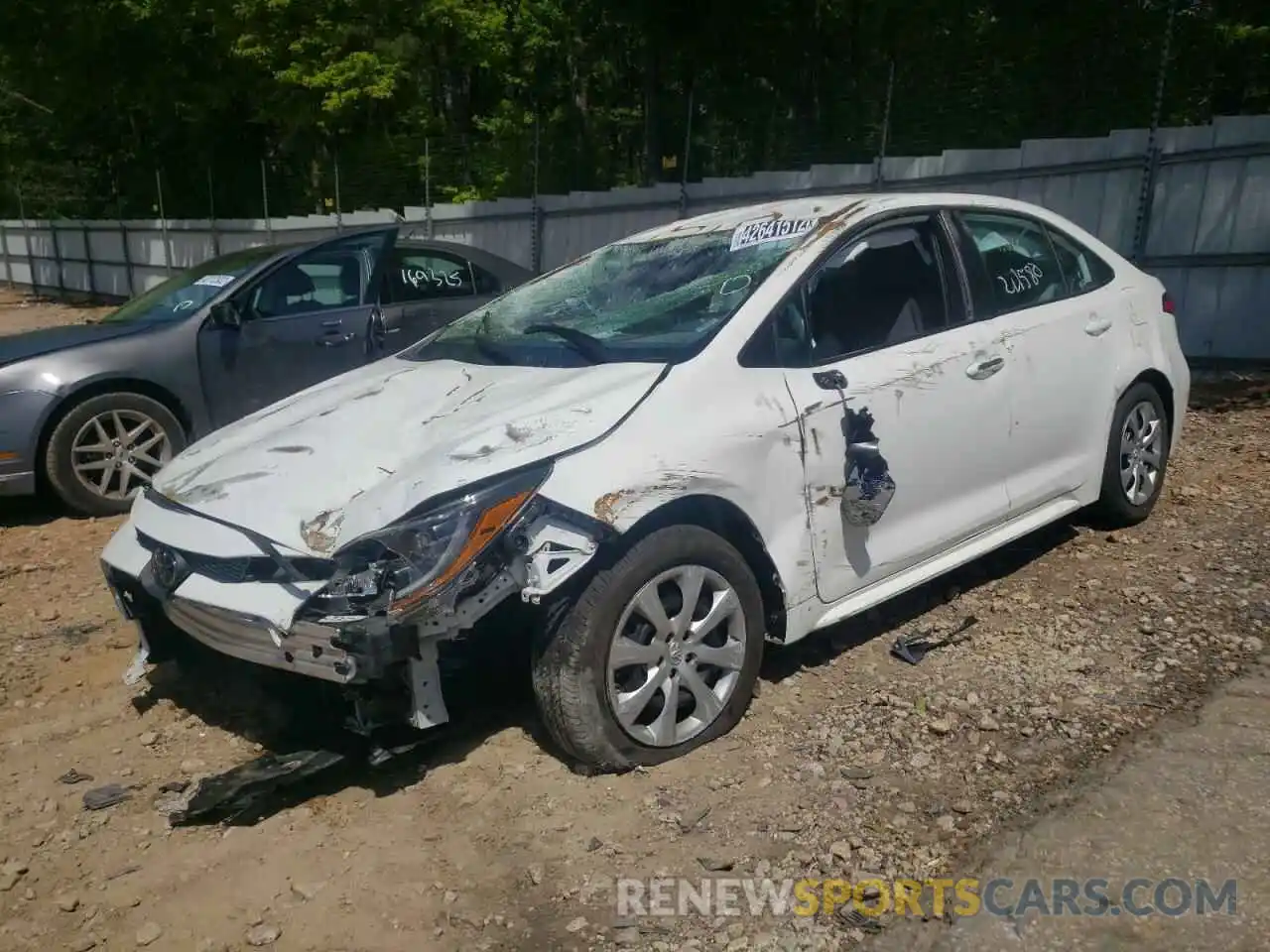 2 Photograph of a damaged car 5YFEPRAE6LP132576 TOYOTA COROLLA 2020