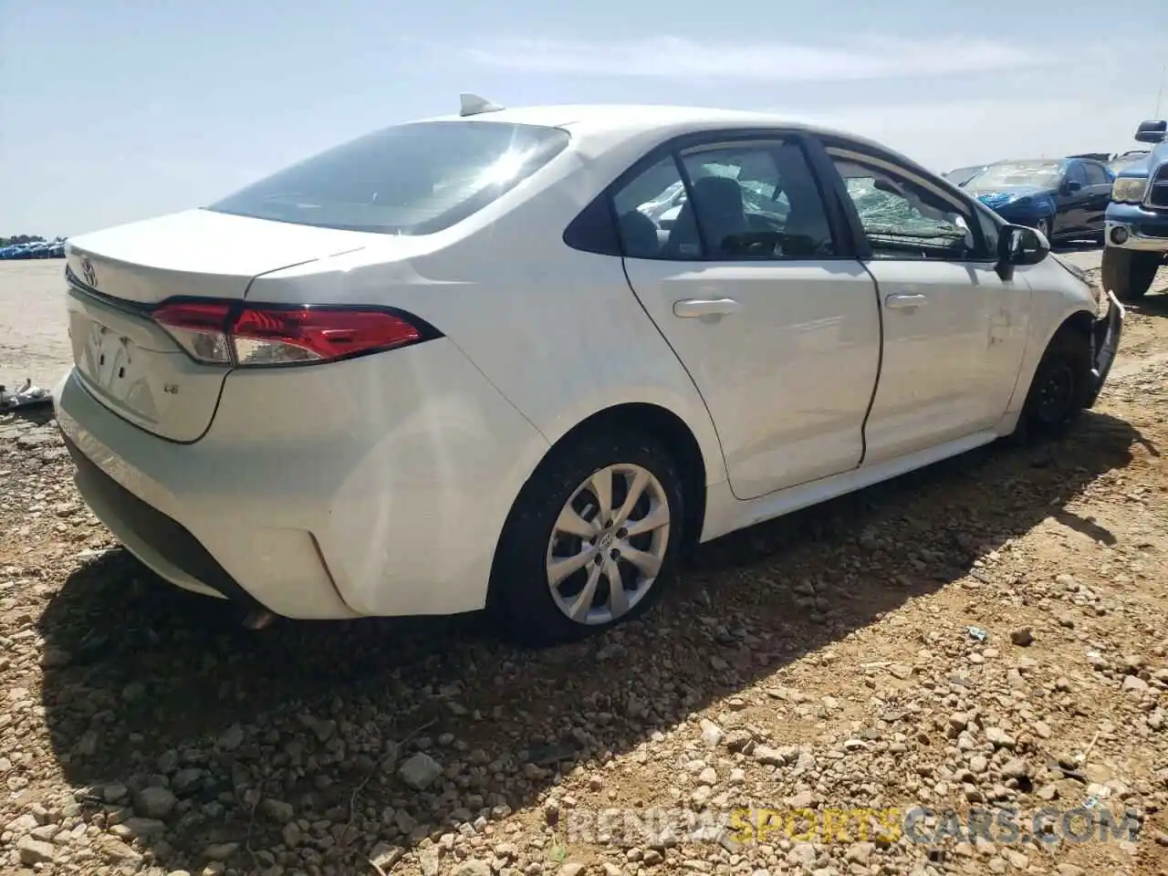 4 Photograph of a damaged car 5YFEPRAE6LP132576 TOYOTA COROLLA 2020