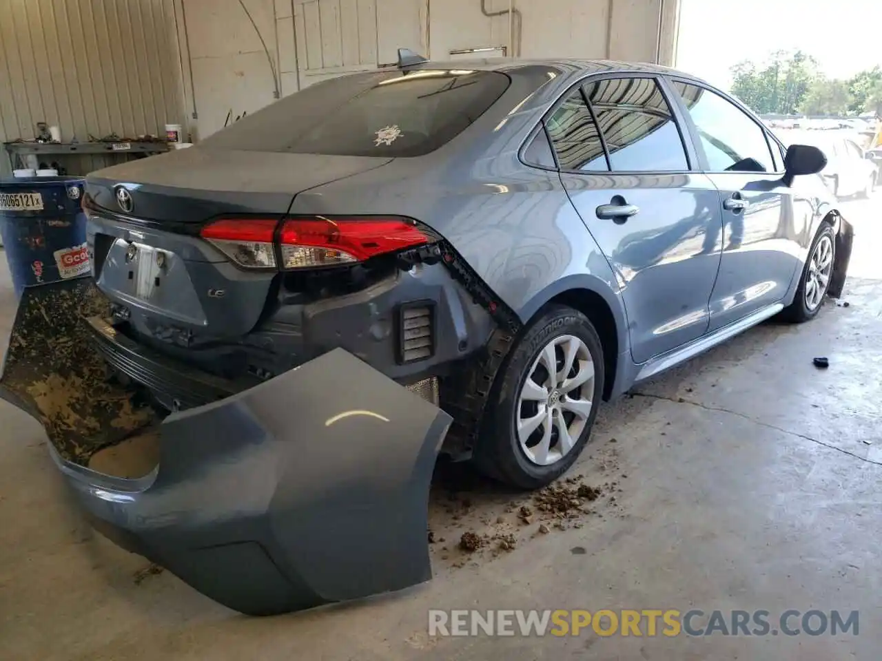 4 Photograph of a damaged car 5YFEPRAE6LP140614 TOYOTA COROLLA 2020