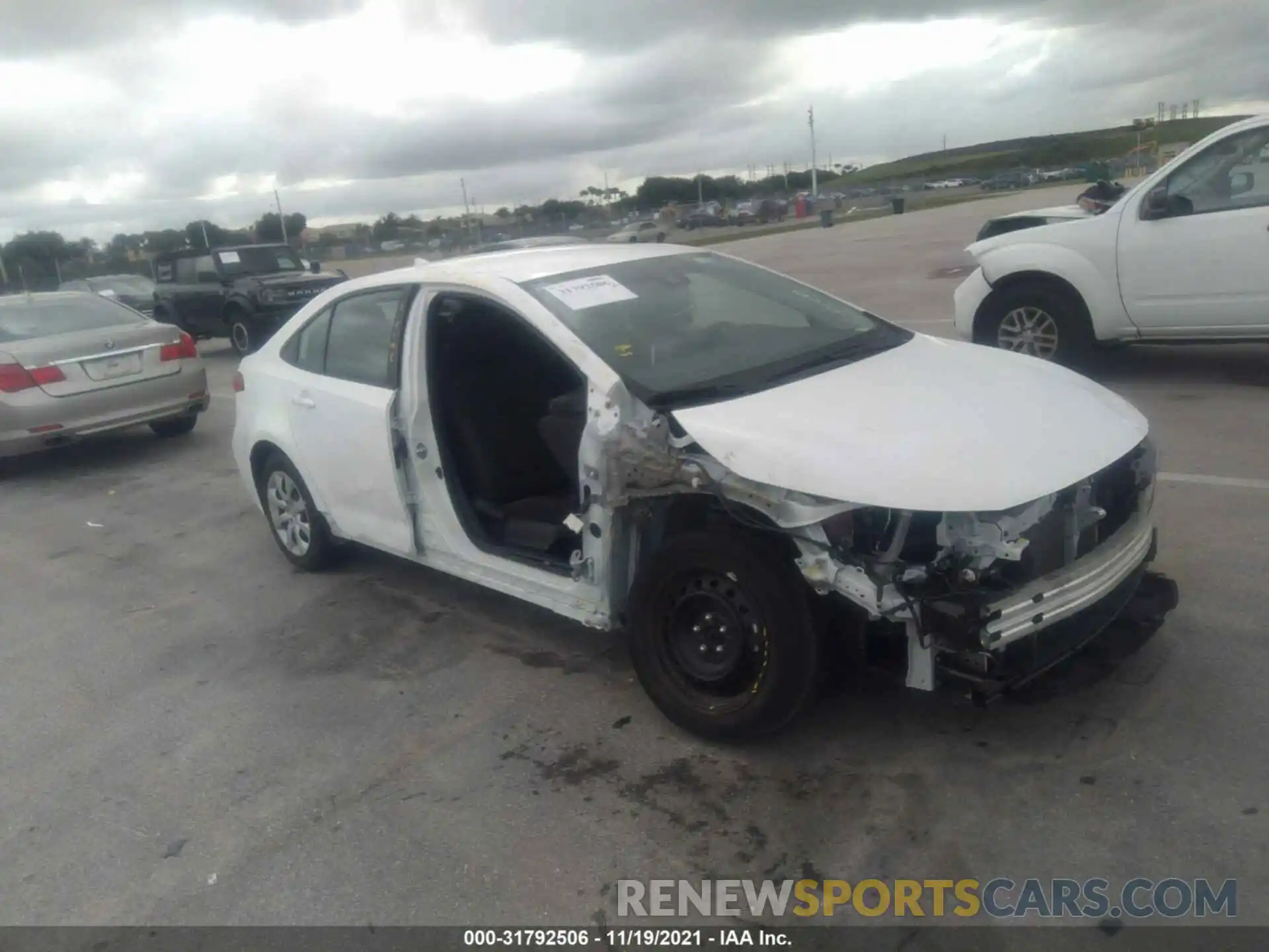 1 Photograph of a damaged car 5YFEPRAE6LP142217 TOYOTA COROLLA 2020