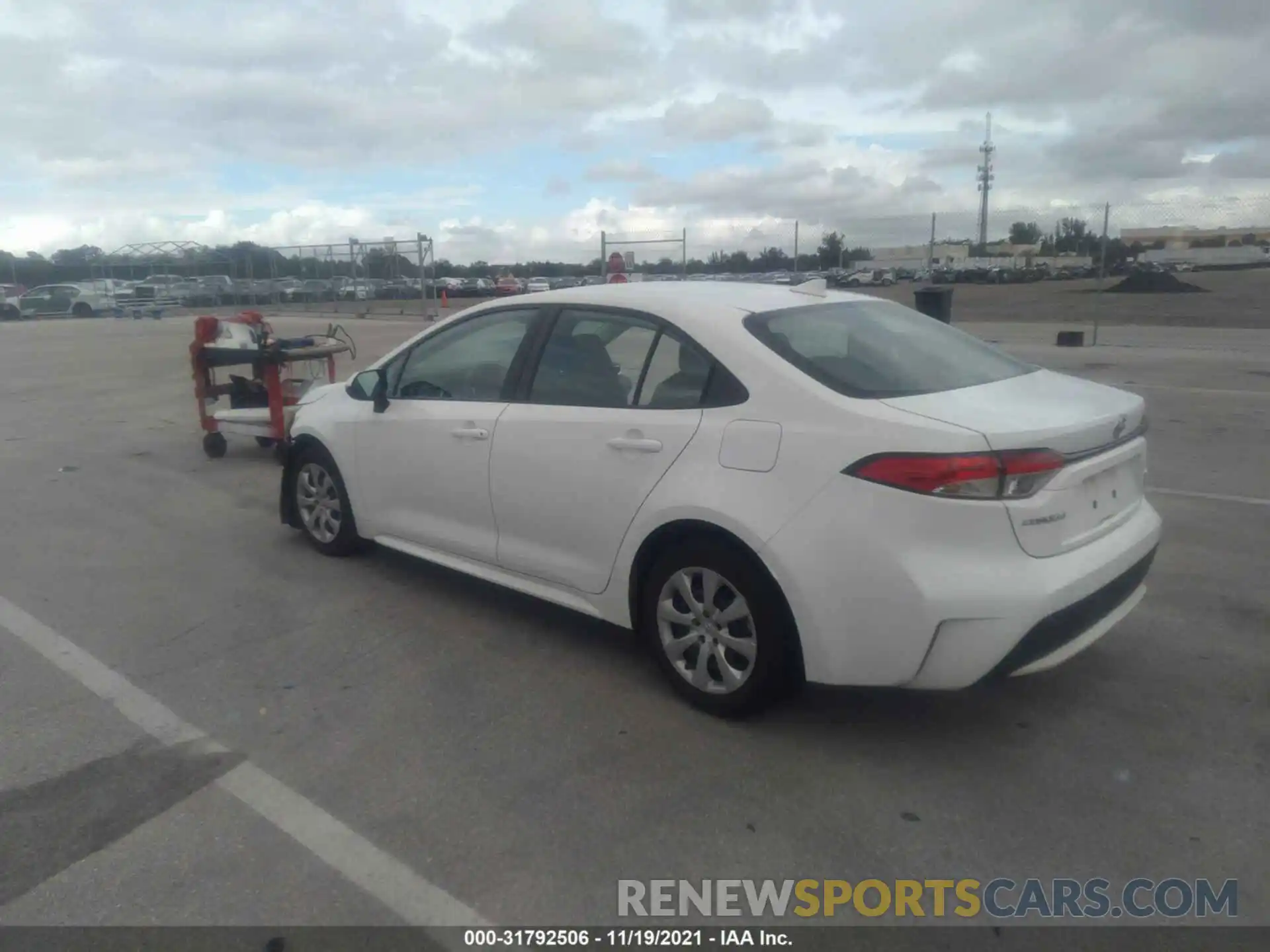 3 Photograph of a damaged car 5YFEPRAE6LP142217 TOYOTA COROLLA 2020