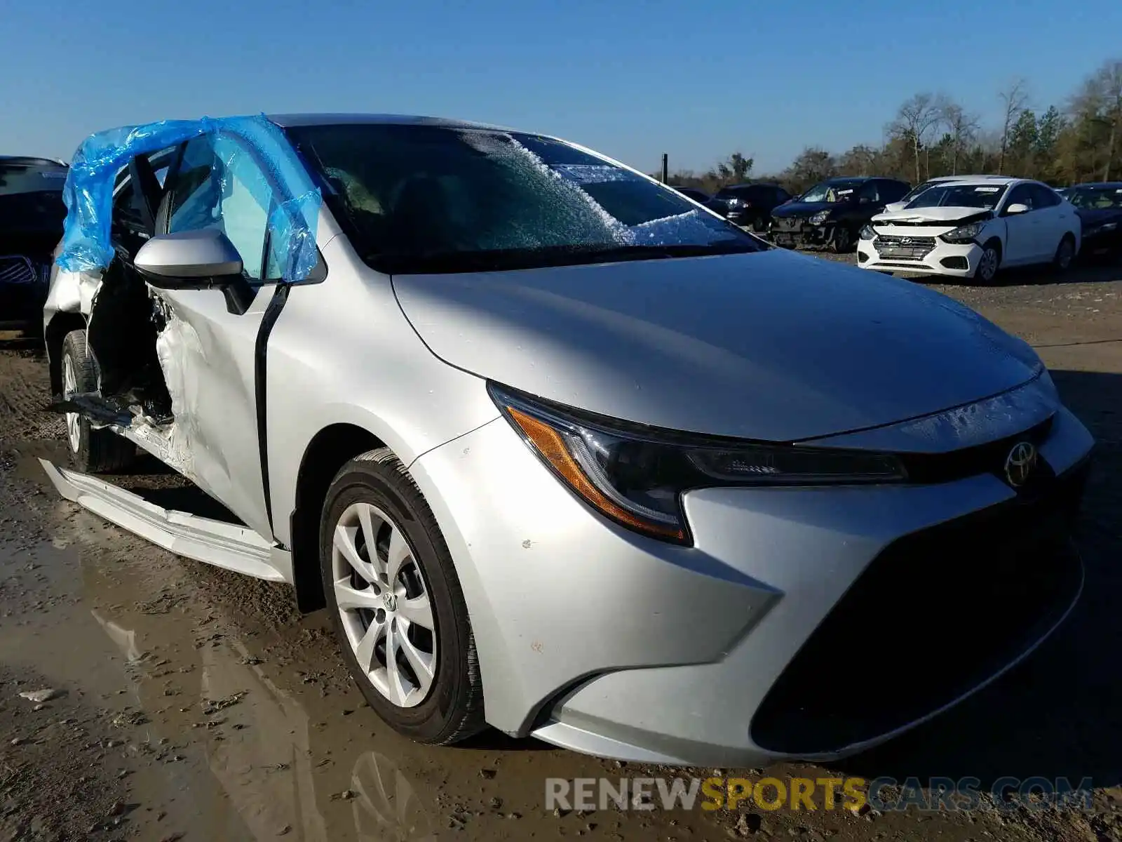 1 Photograph of a damaged car 5YFEPRAE6LP144369 TOYOTA COROLLA 2020