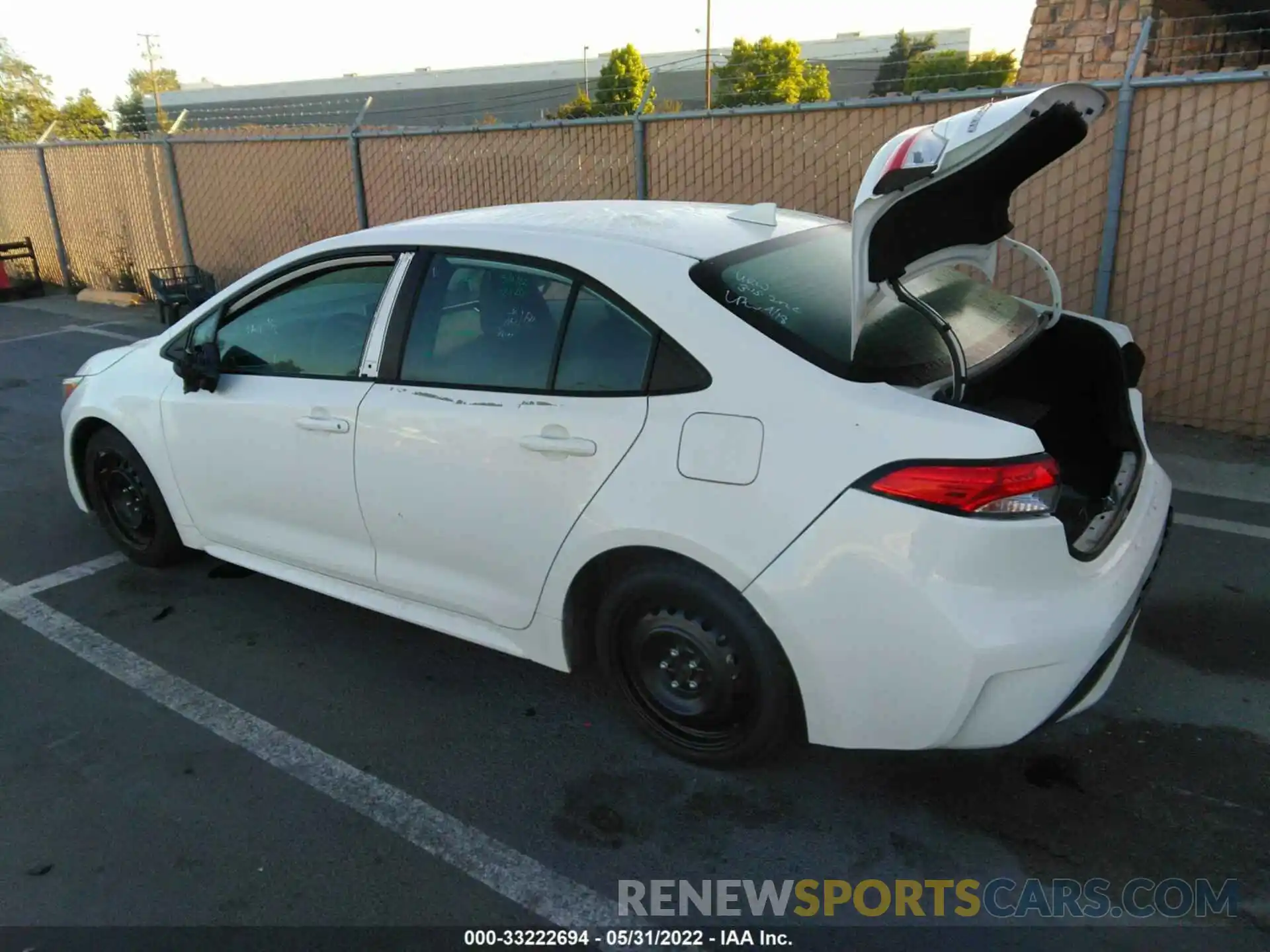 3 Photograph of a damaged car 5YFEPRAE7LP004105 TOYOTA COROLLA 2020