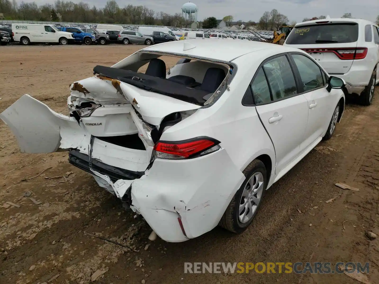 4 Photograph of a damaged car 5YFEPRAE7LP005061 TOYOTA COROLLA 2020