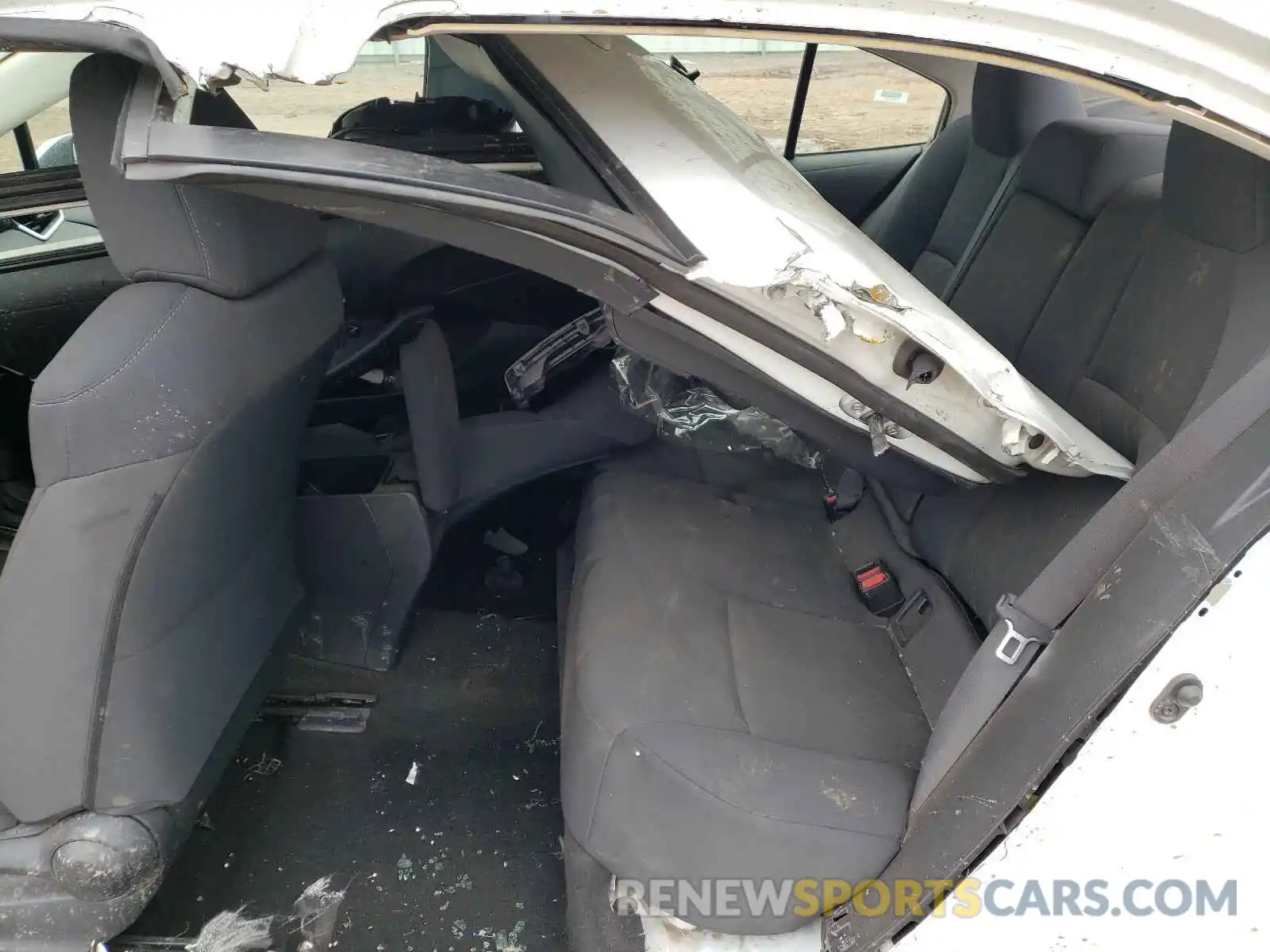 6 Photograph of a damaged car 5YFEPRAE7LP005061 TOYOTA COROLLA 2020