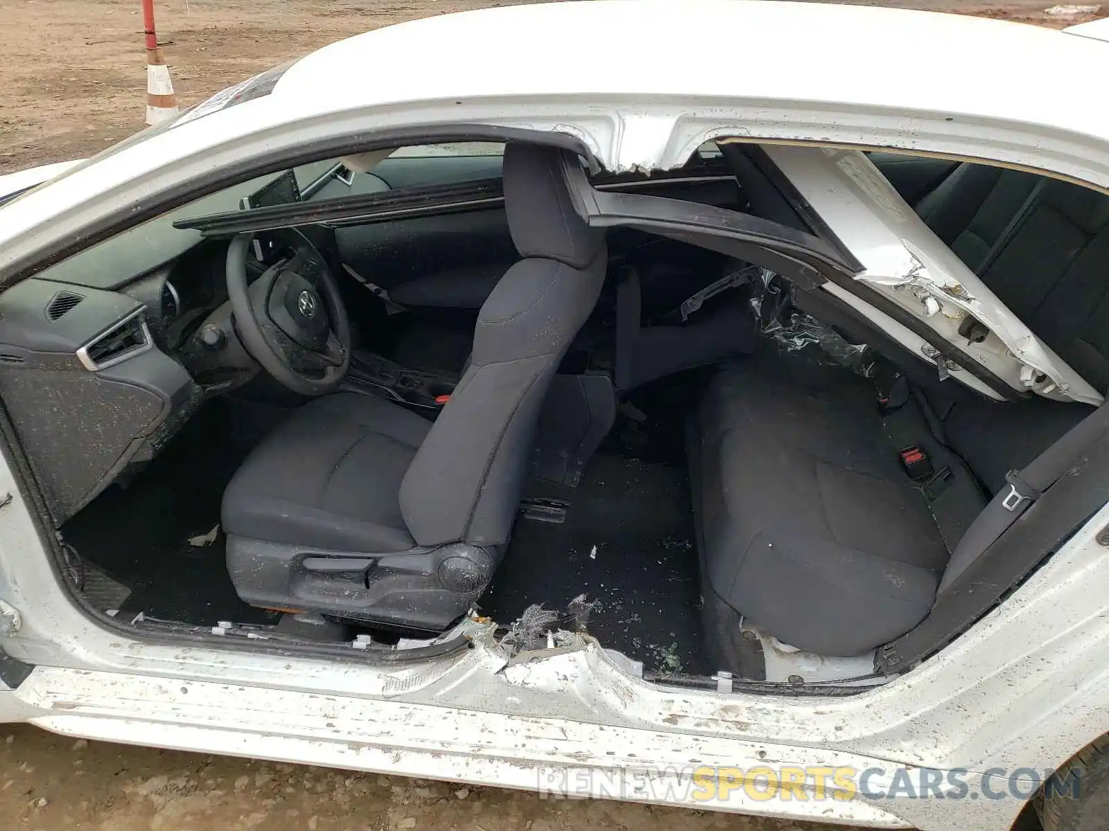 9 Photograph of a damaged car 5YFEPRAE7LP005061 TOYOTA COROLLA 2020