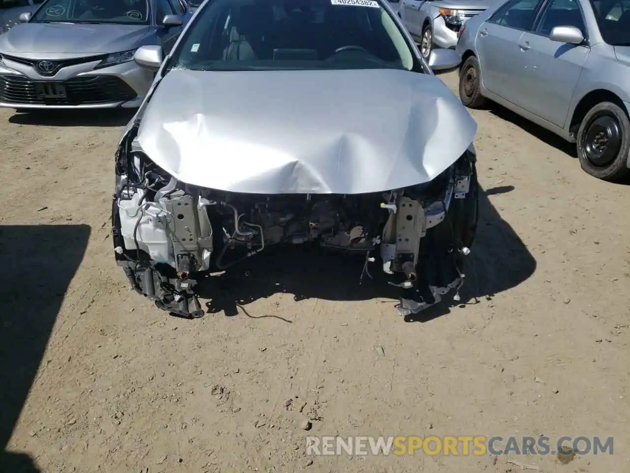 9 Photograph of a damaged car 5YFEPRAE7LP011832 TOYOTA COROLLA 2020