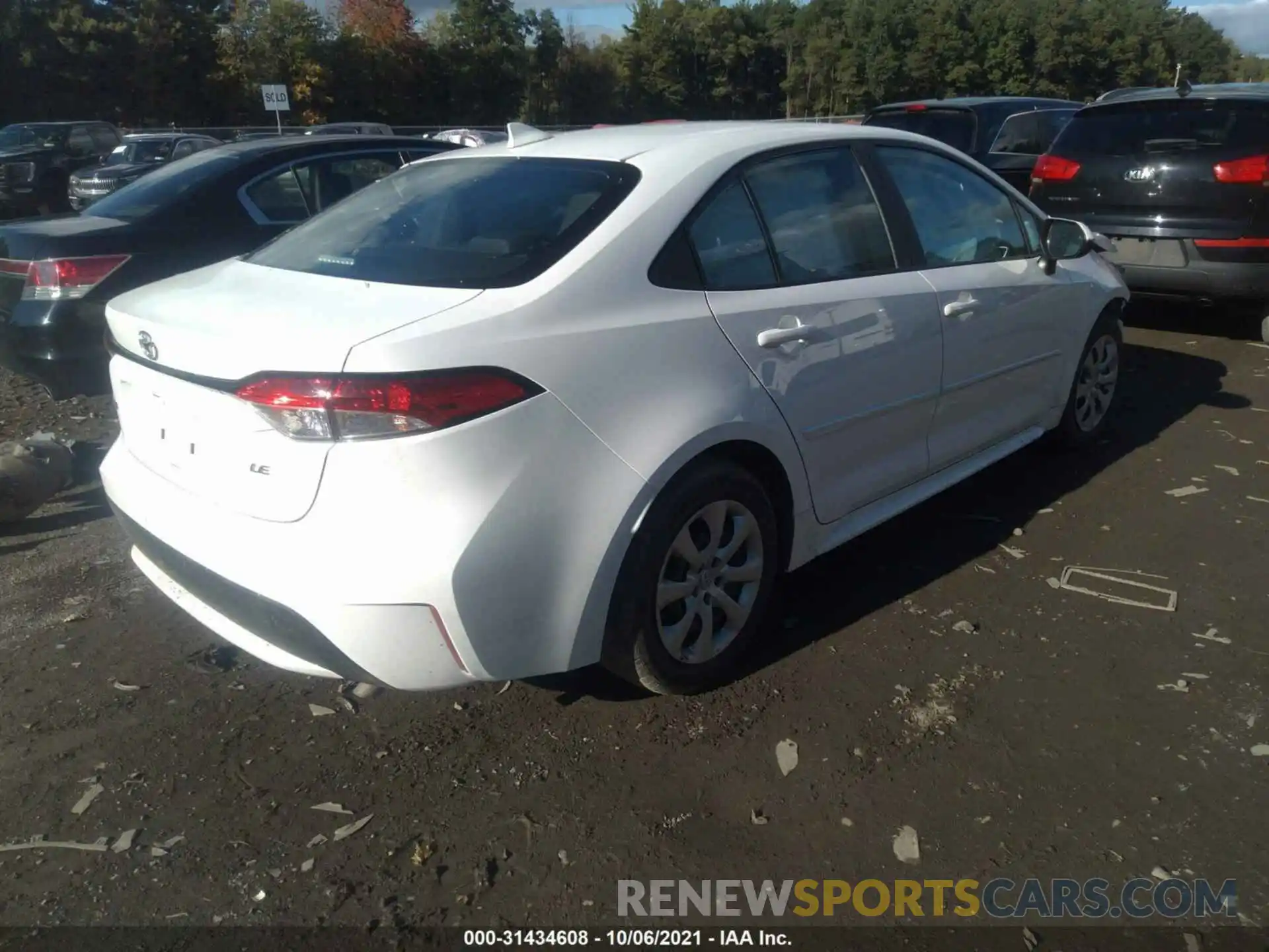 4 Photograph of a damaged car 5YFEPRAE7LP012138 TOYOTA COROLLA 2020