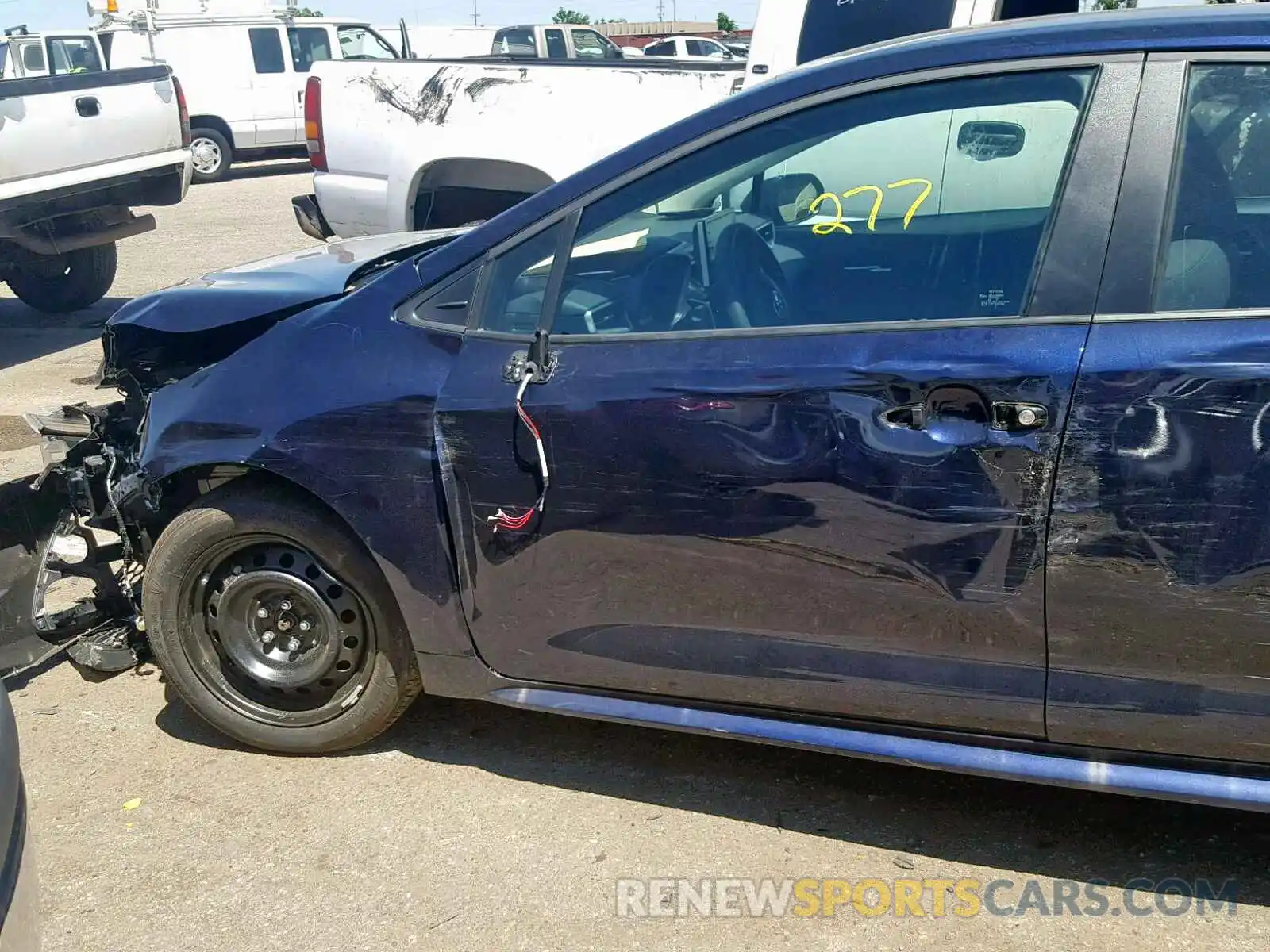 9 Photograph of a damaged car 5YFEPRAE7LP015847 TOYOTA COROLLA 2020