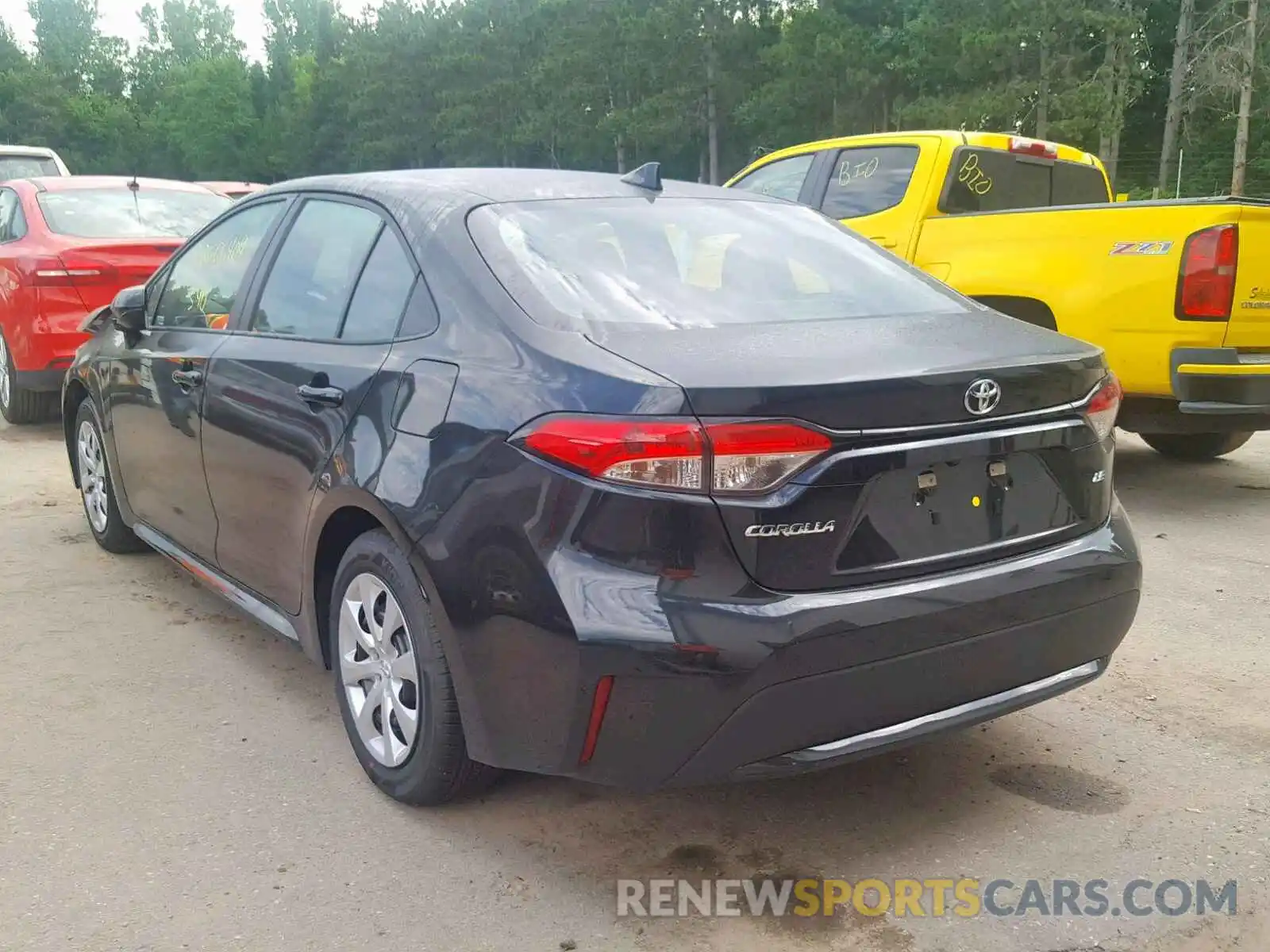 3 Photograph of a damaged car 5YFEPRAE7LP017887 TOYOTA COROLLA 2020