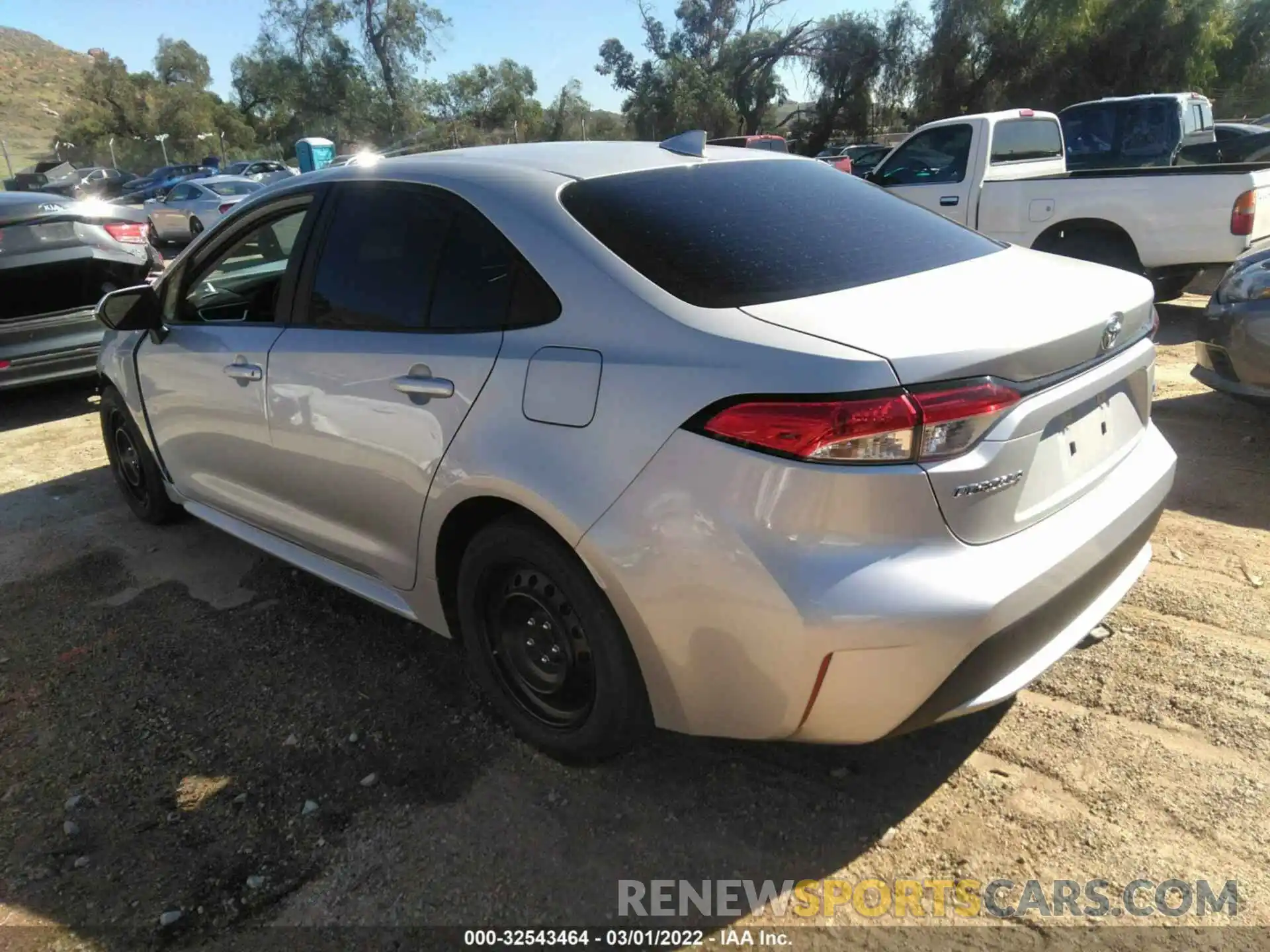 3 Photograph of a damaged car 5YFEPRAE7LP019185 TOYOTA COROLLA 2020