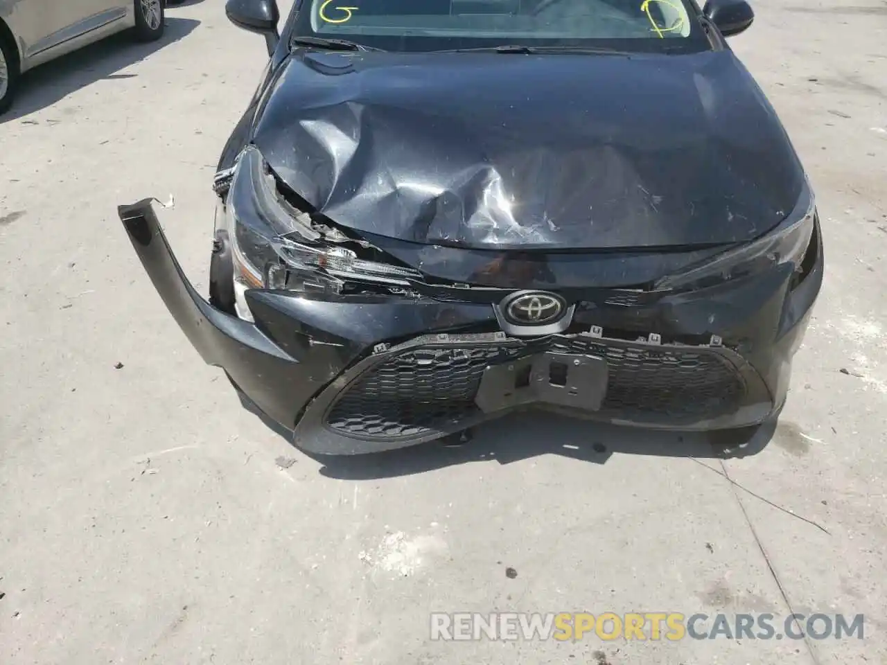 9 Photograph of a damaged car 5YFEPRAE7LP019820 TOYOTA COROLLA 2020