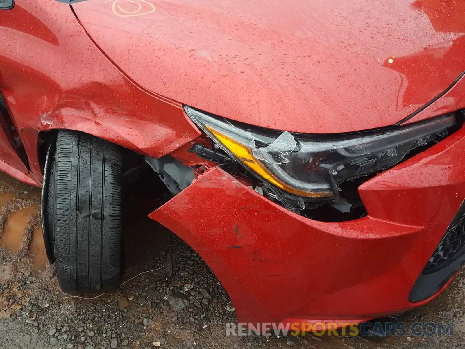 9 Photograph of a damaged car 5YFEPRAE7LP019915 TOYOTA COROLLA 2020