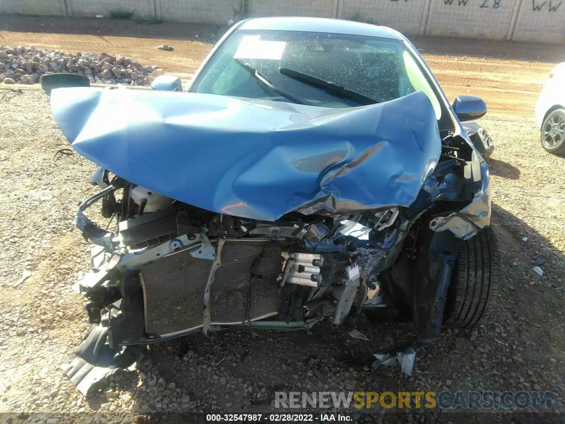 6 Photograph of a damaged car 5YFEPRAE7LP020109 TOYOTA COROLLA 2020