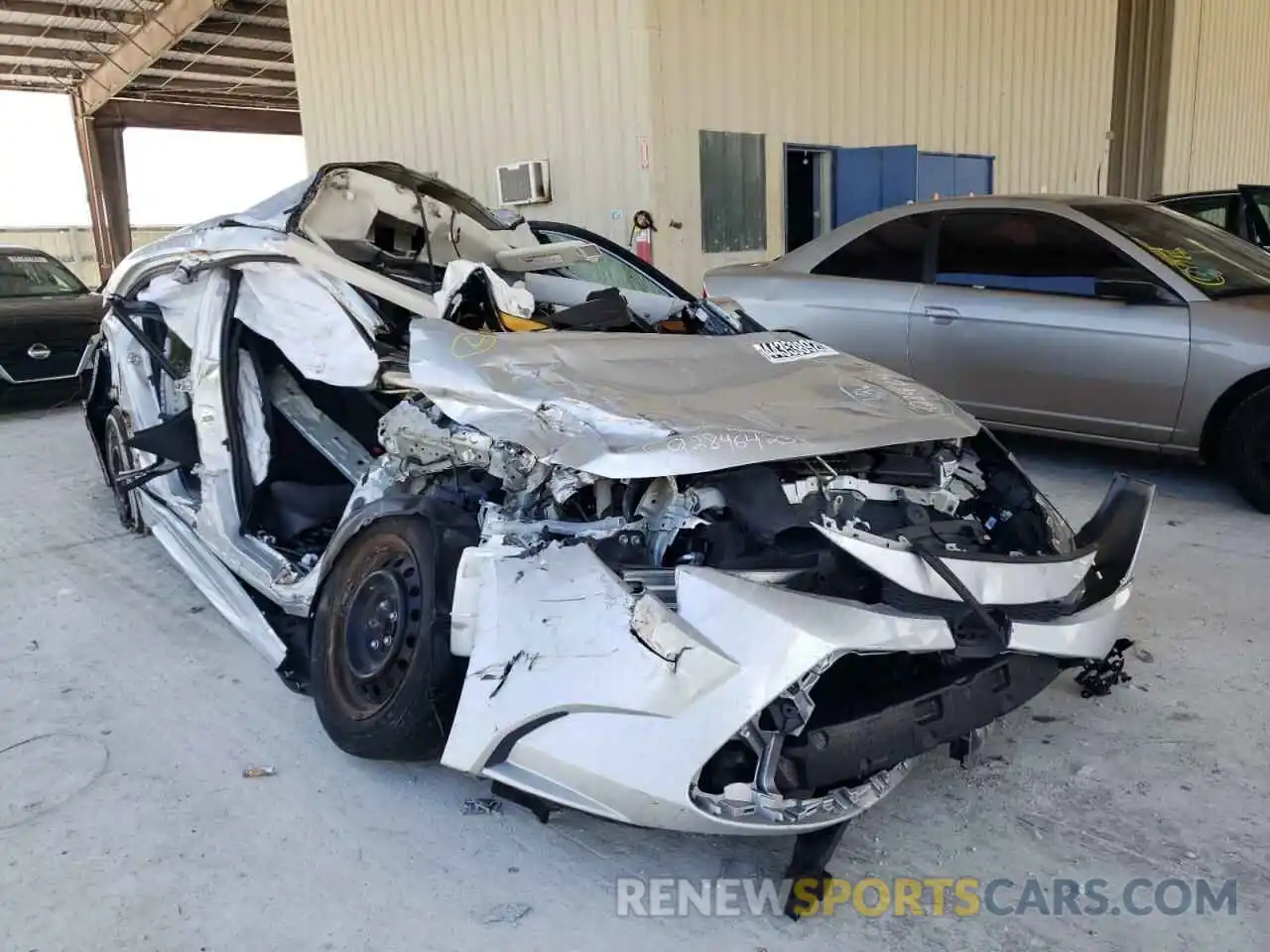 1 Photograph of a damaged car 5YFEPRAE7LP023284 TOYOTA COROLLA 2020