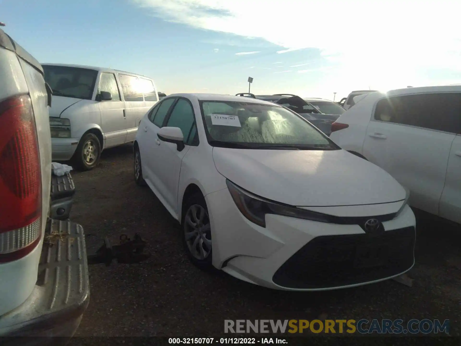 1 Photograph of a damaged car 5YFEPRAE7LP025181 TOYOTA COROLLA 2020