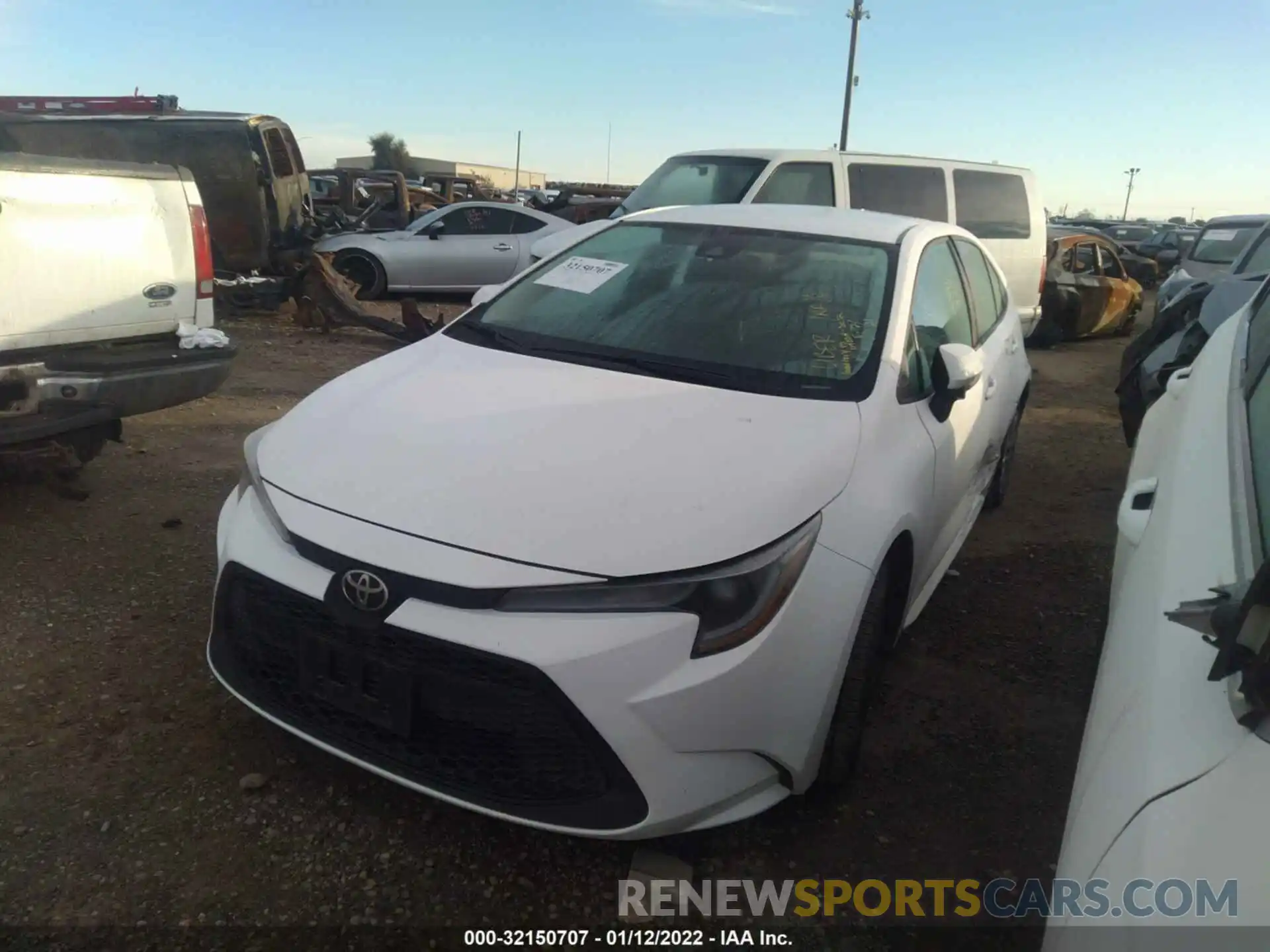 2 Photograph of a damaged car 5YFEPRAE7LP025181 TOYOTA COROLLA 2020