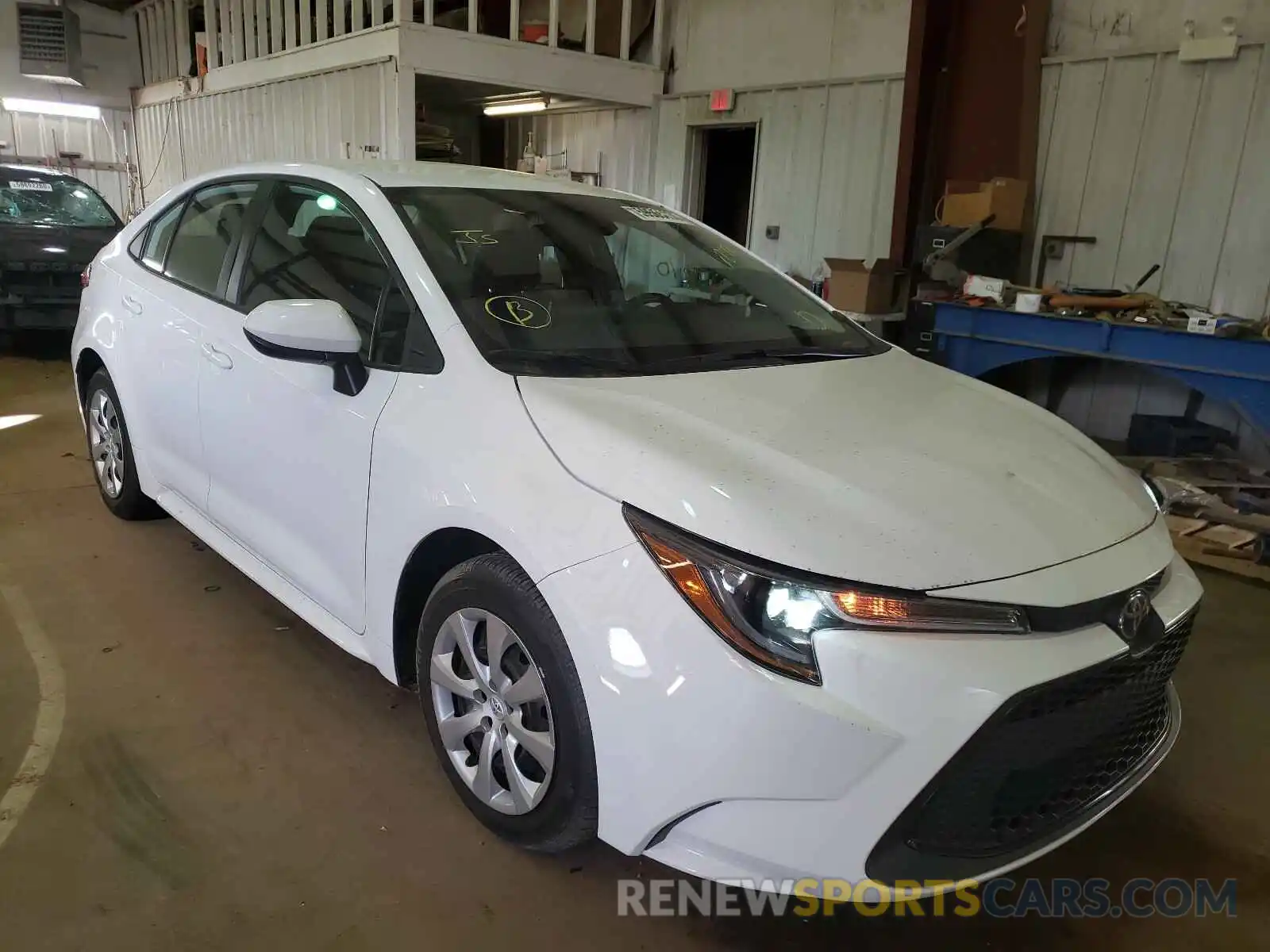 1 Photograph of a damaged car 5YFEPRAE7LP026282 TOYOTA COROLLA 2020