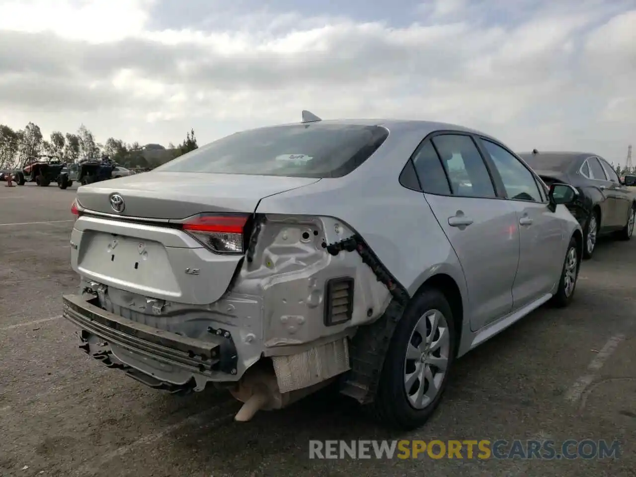 4 Photograph of a damaged car 5YFEPRAE7LP027660 TOYOTA COROLLA 2020