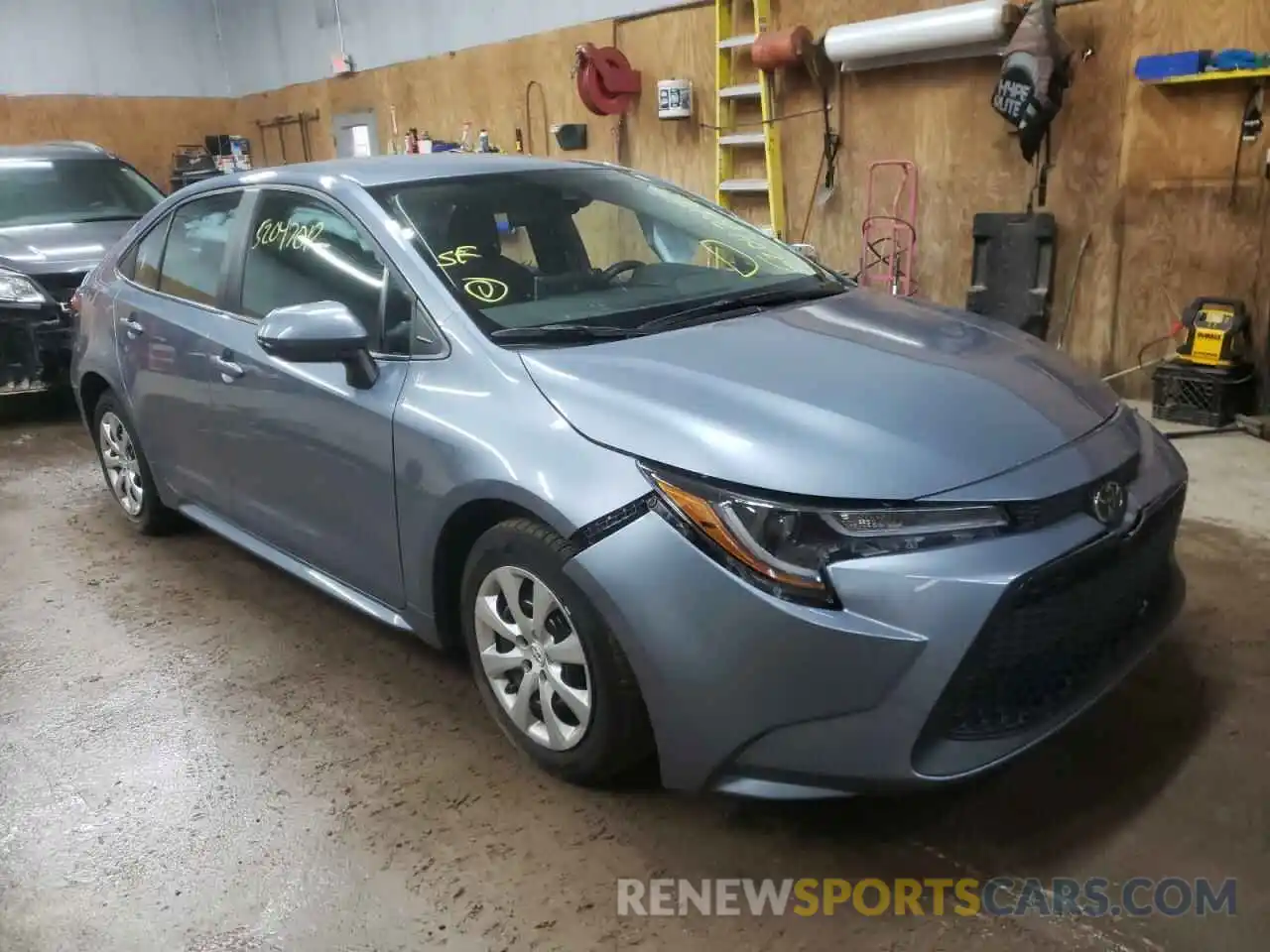 1 Photograph of a damaged car 5YFEPRAE7LP029134 TOYOTA COROLLA 2020