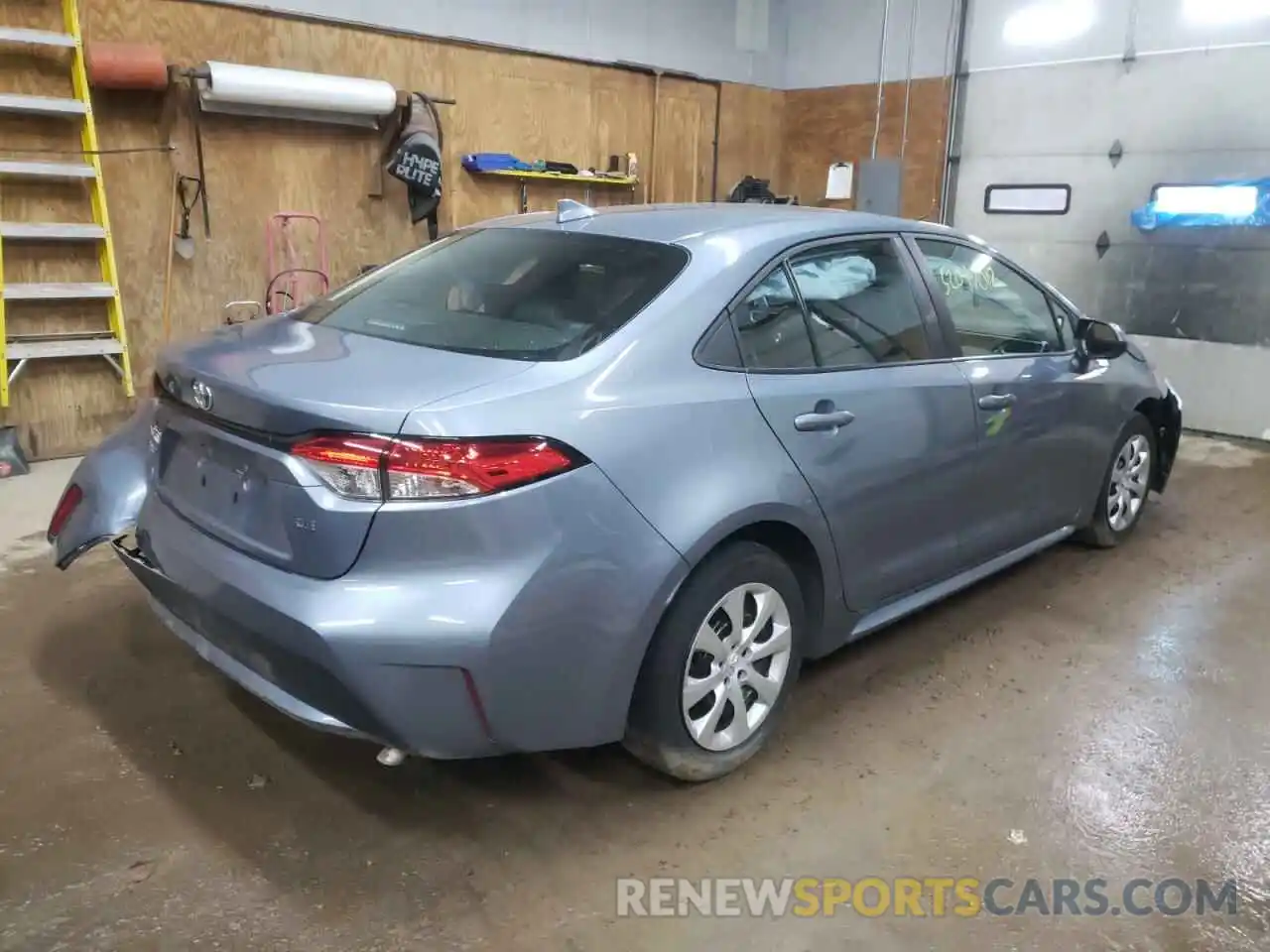 4 Photograph of a damaged car 5YFEPRAE7LP029134 TOYOTA COROLLA 2020