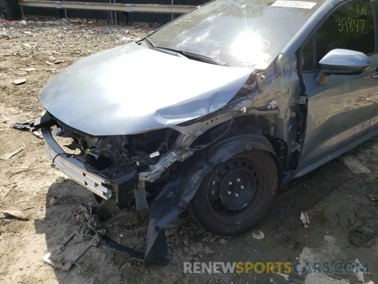 9 Photograph of a damaged car 5YFEPRAE7LP029554 TOYOTA COROLLA 2020