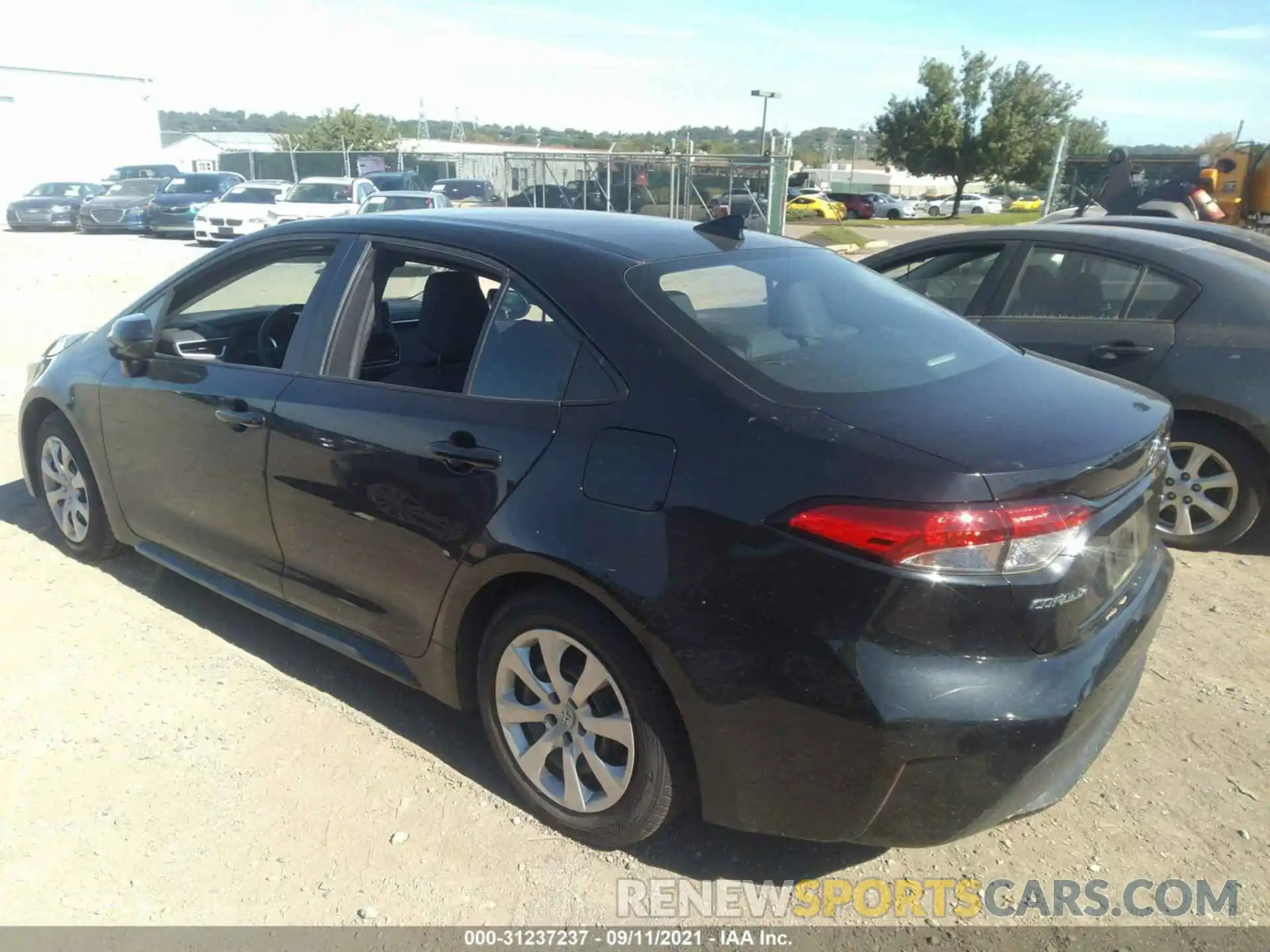 3 Photograph of a damaged car 5YFEPRAE7LP029683 TOYOTA COROLLA 2020