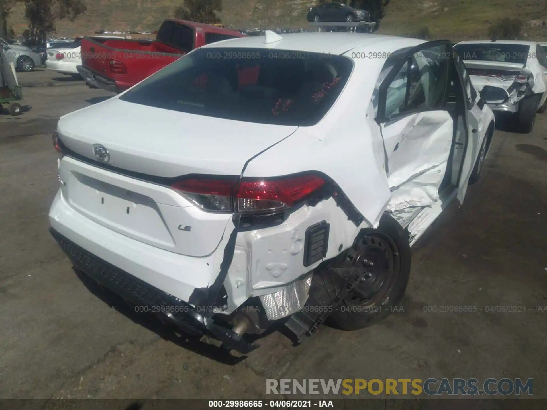 4 Фотография поврежденного автомобиля 5YFEPRAE7LP032468 TOYOTA COROLLA 2020