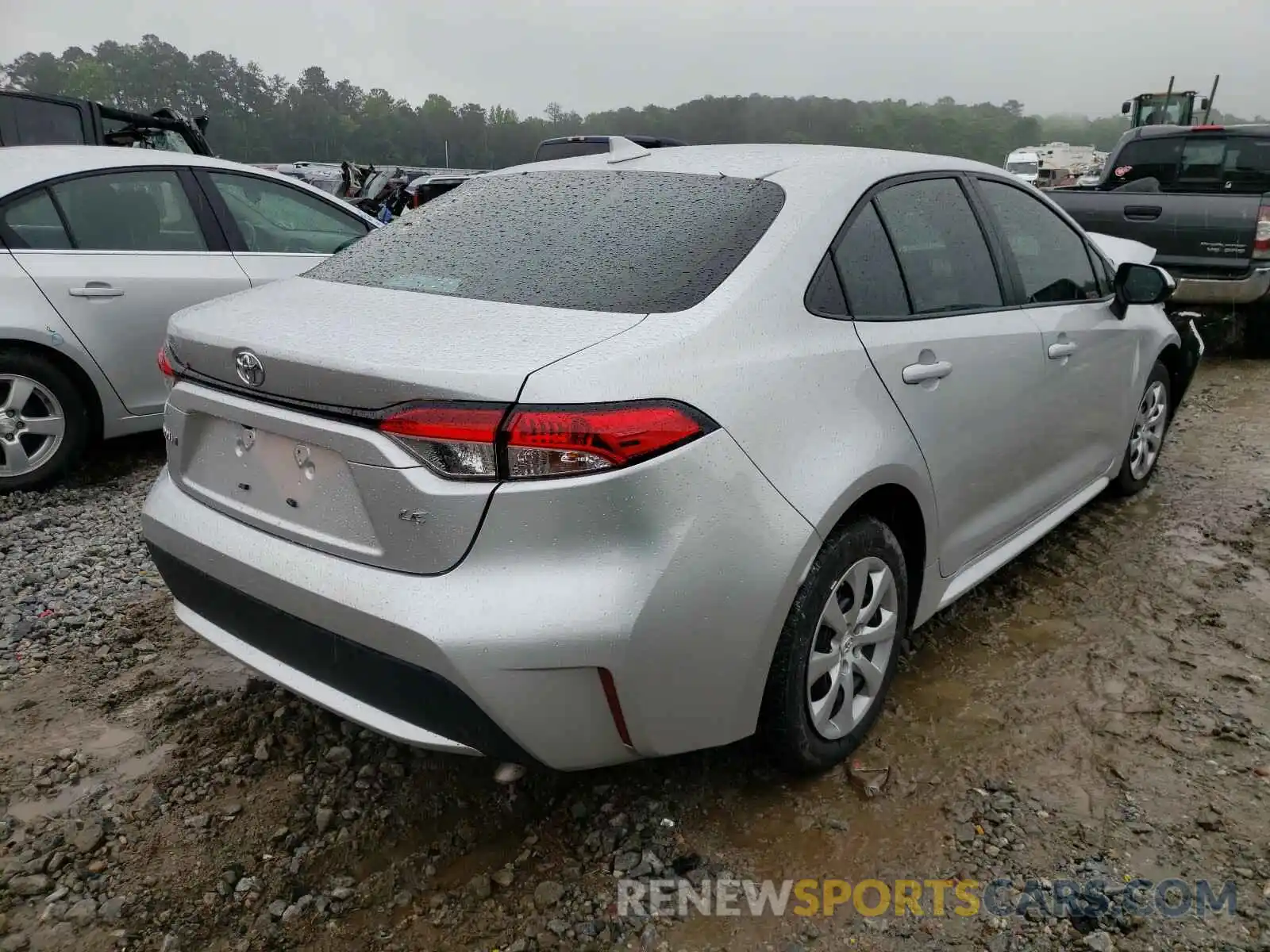 4 Photograph of a damaged car 5YFEPRAE7LP033250 TOYOTA COROLLA 2020