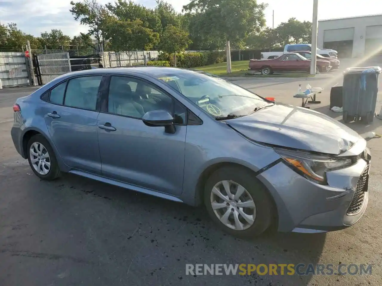 4 Photograph of a damaged car 5YFEPRAE7LP033264 TOYOTA COROLLA 2020