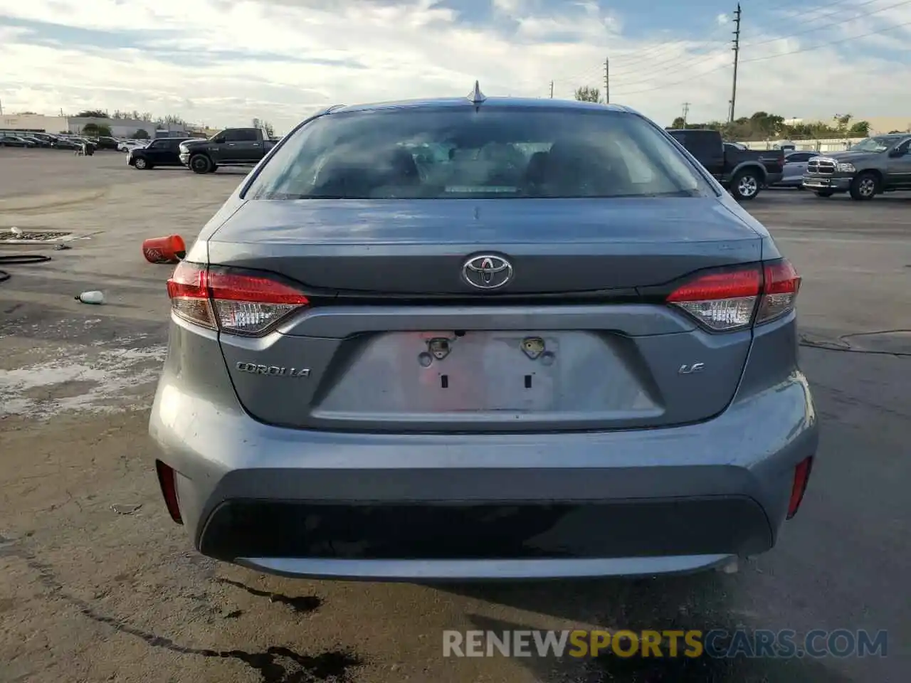 6 Photograph of a damaged car 5YFEPRAE7LP033264 TOYOTA COROLLA 2020