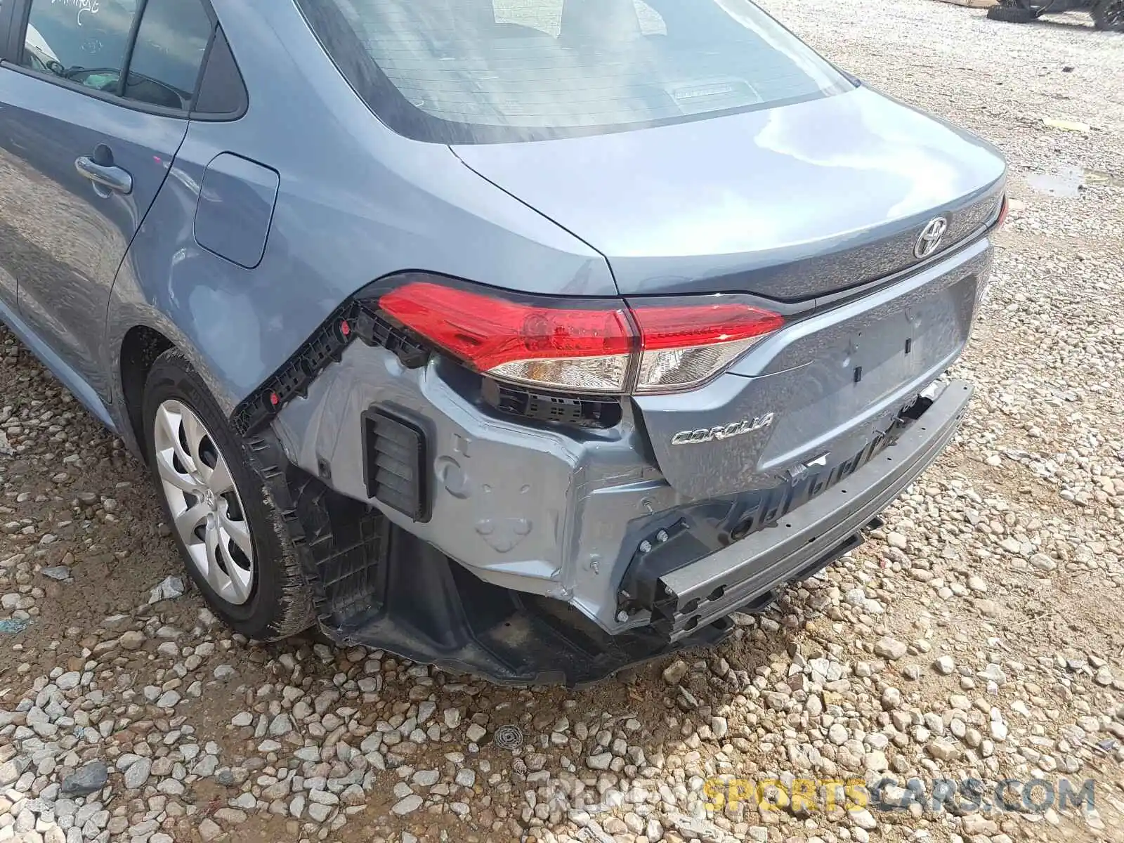 9 Photograph of a damaged car 5YFEPRAE7LP036598 TOYOTA COROLLA 2020