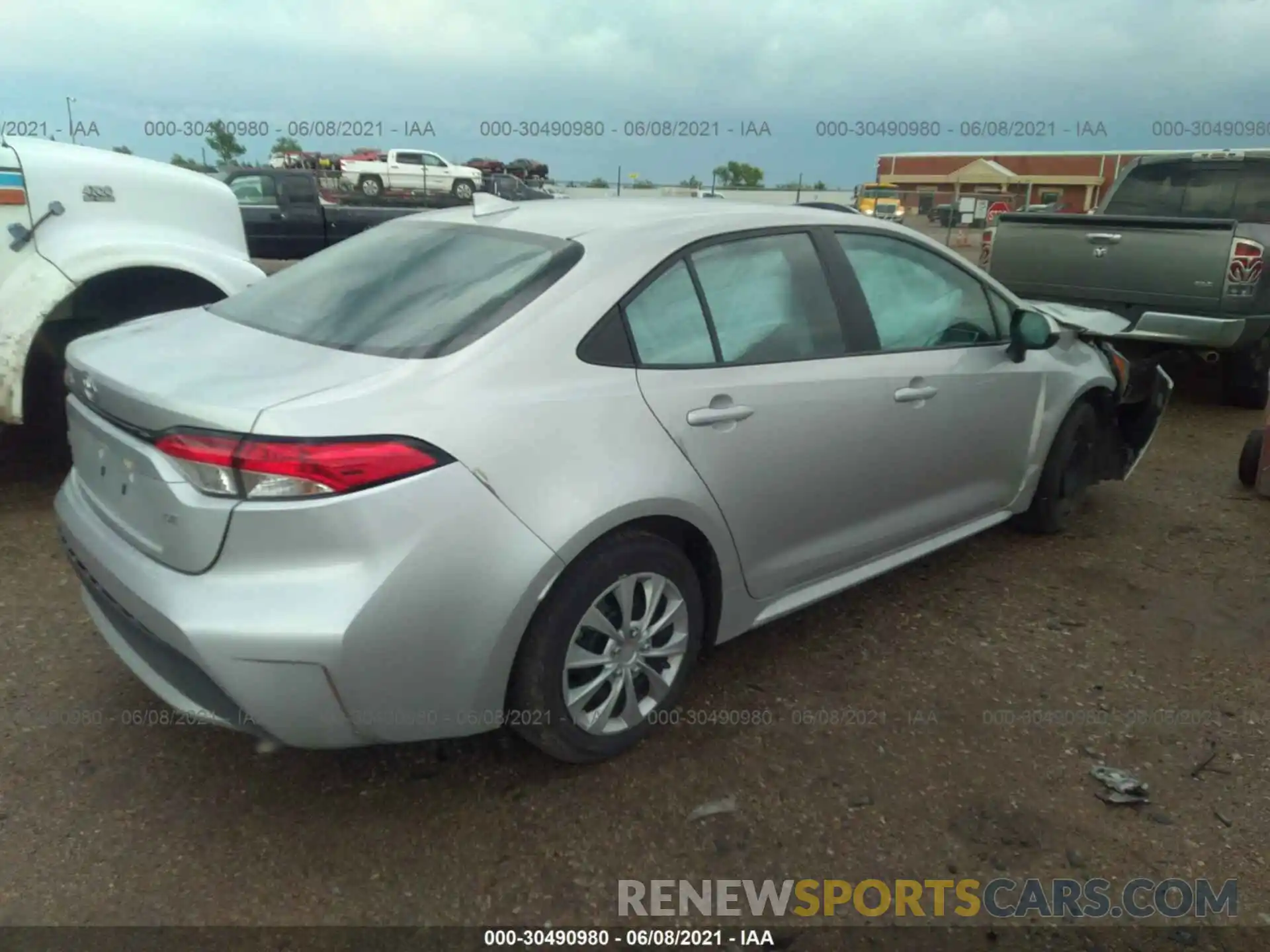 4 Photograph of a damaged car 5YFEPRAE7LP037993 TOYOTA COROLLA 2020