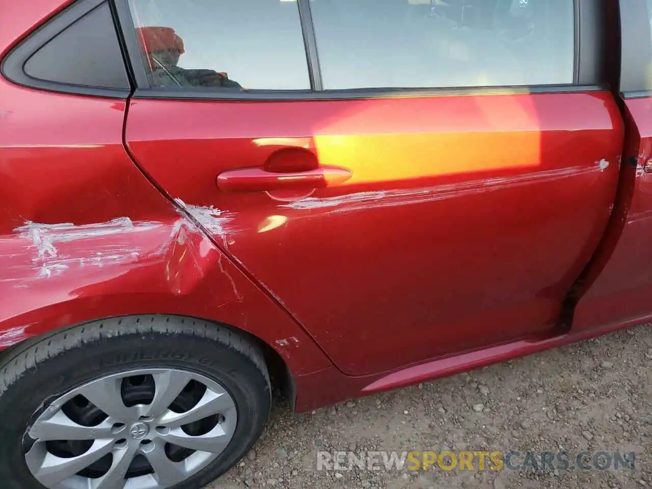 6 Photograph of a damaged car 5YFEPRAE7LP038397 TOYOTA COROLLA 2020