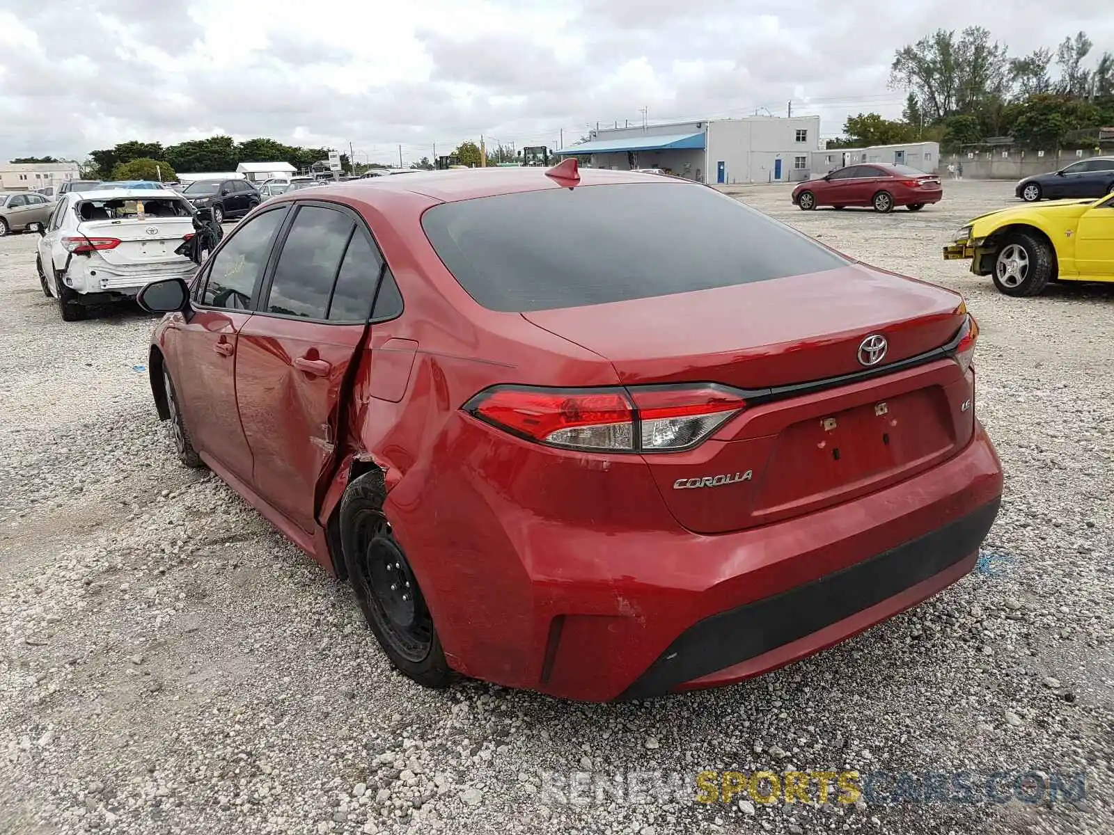 3 Photograph of a damaged car 5YFEPRAE7LP038741 TOYOTA COROLLA 2020