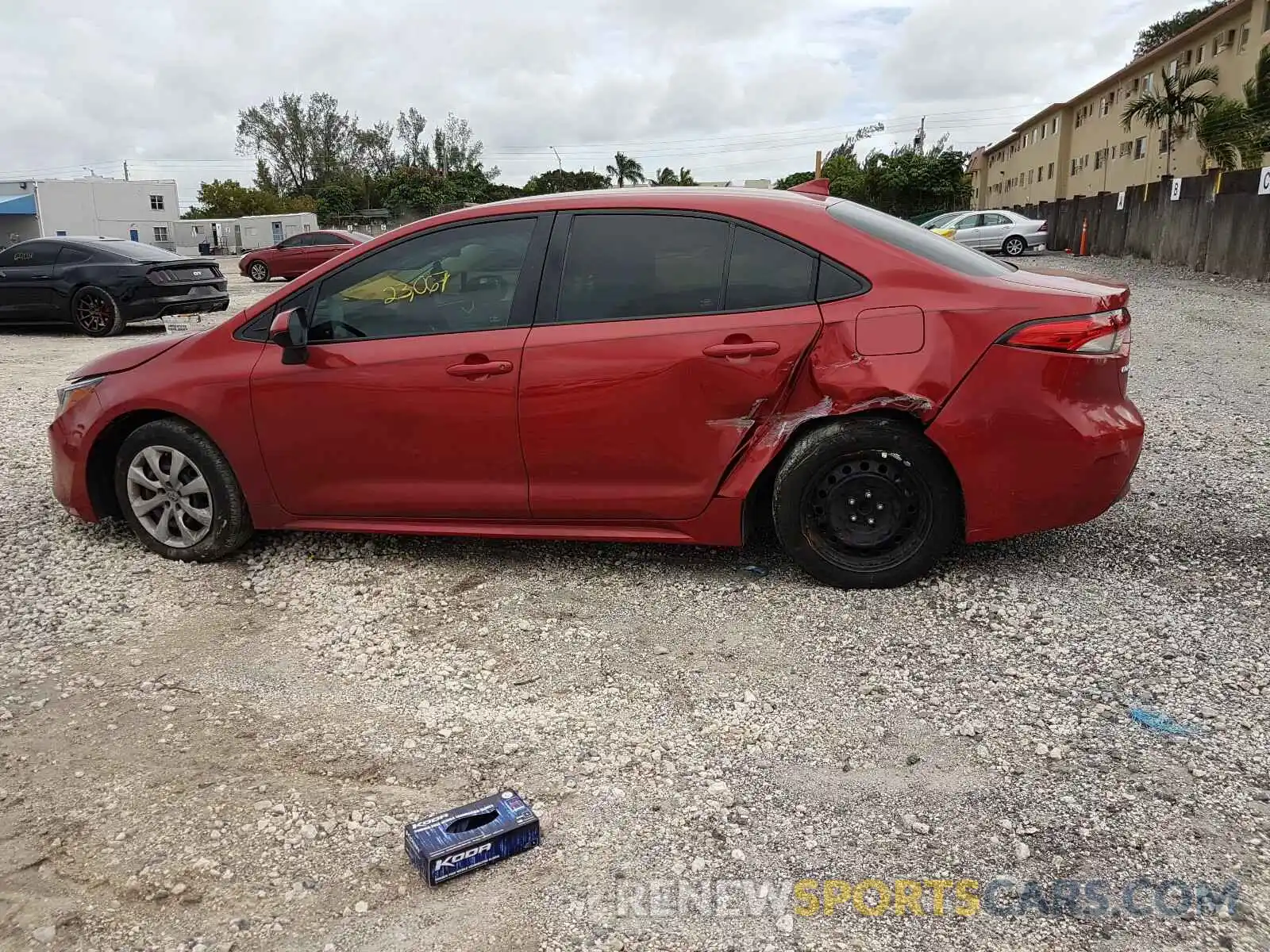 9 Photograph of a damaged car 5YFEPRAE7LP038741 TOYOTA COROLLA 2020