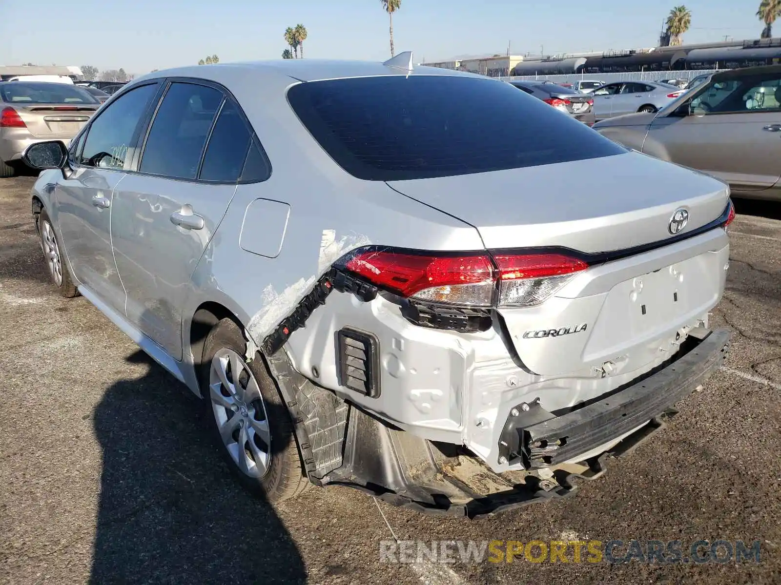 3 Photograph of a damaged car 5YFEPRAE7LP040991 TOYOTA COROLLA 2020