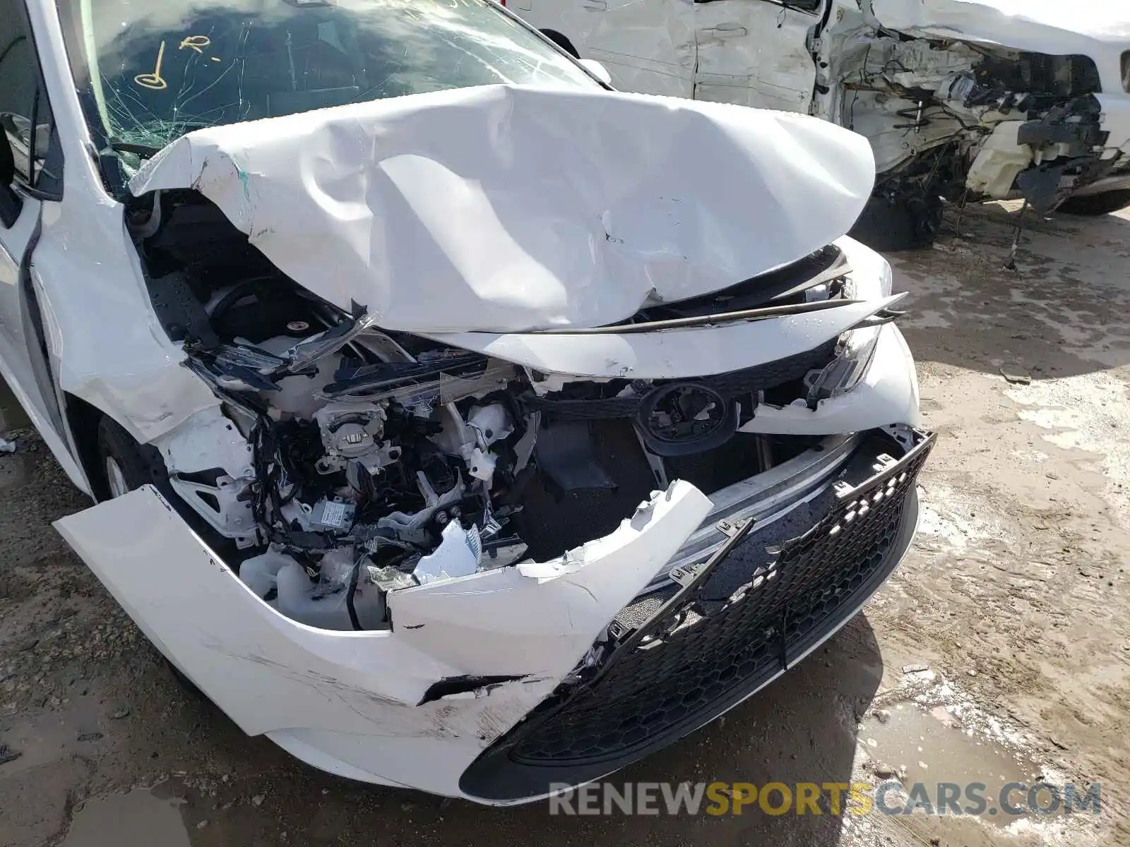 8 Photograph of a damaged car 5YFEPRAE7LP044197 TOYOTA COROLLA 2020