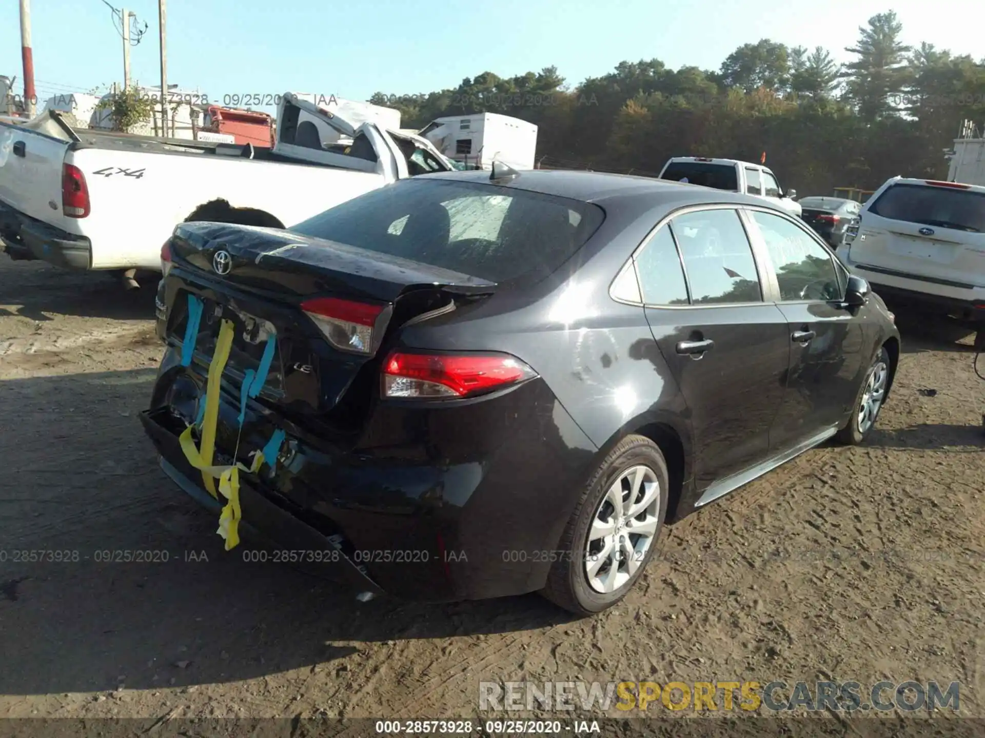 4 Photograph of a damaged car 5YFEPRAE7LP044779 TOYOTA COROLLA 2020