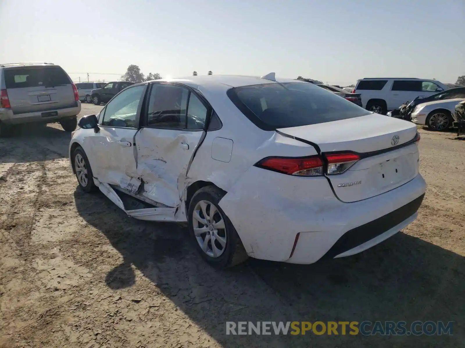 3 Photograph of a damaged car 5YFEPRAE7LP045205 TOYOTA COROLLA 2020