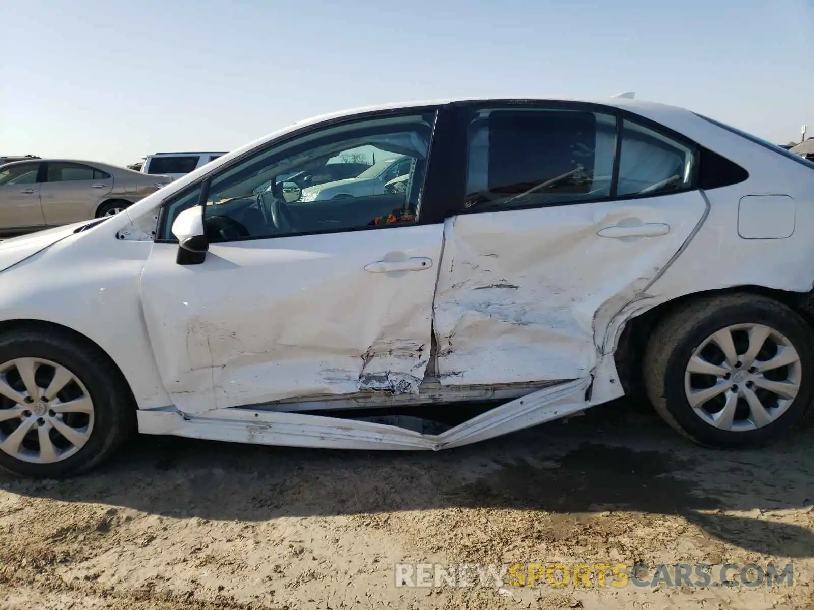 9 Photograph of a damaged car 5YFEPRAE7LP045205 TOYOTA COROLLA 2020