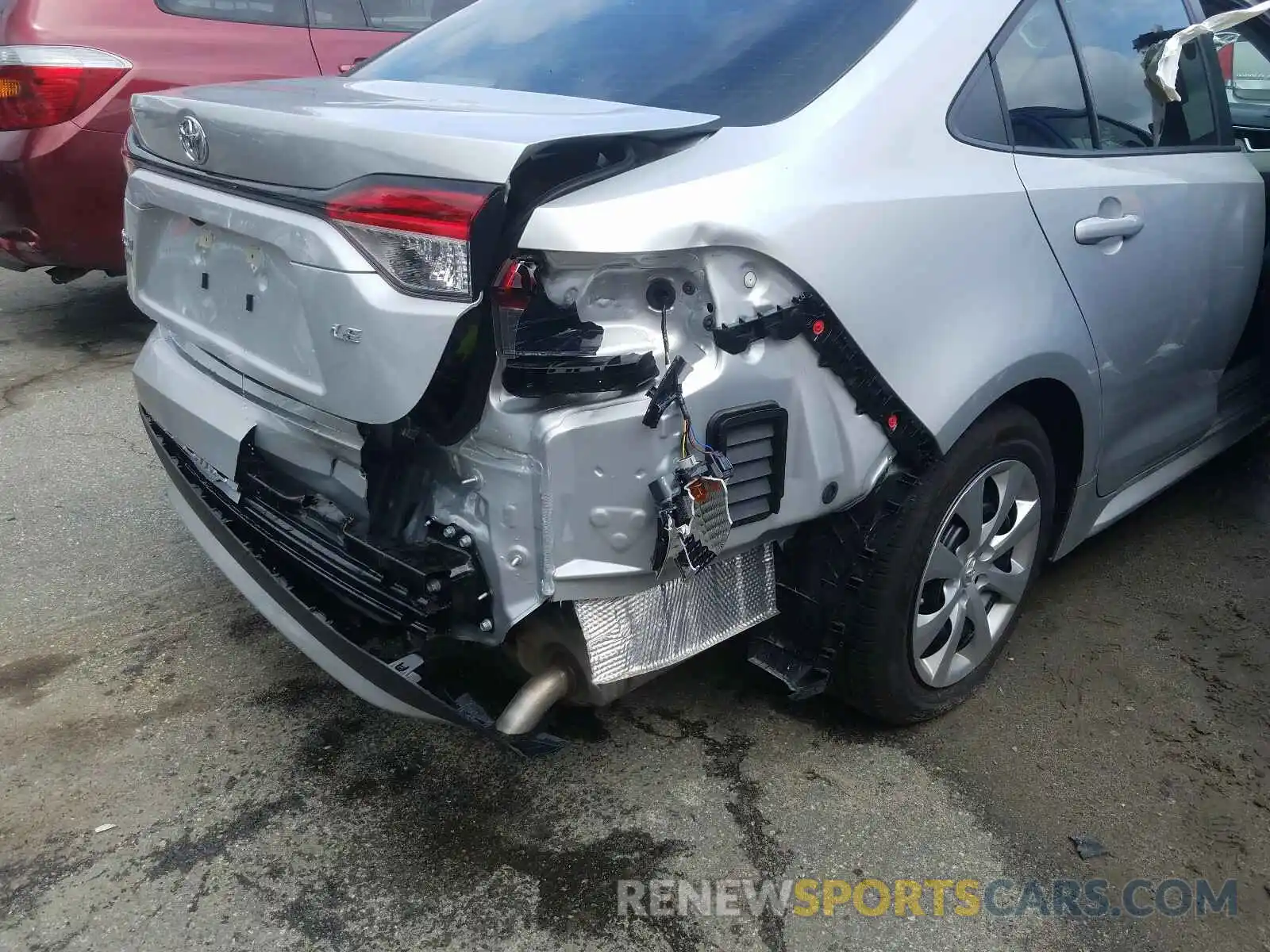 9 Photograph of a damaged car 5YFEPRAE7LP053272 TOYOTA COROLLA 2020