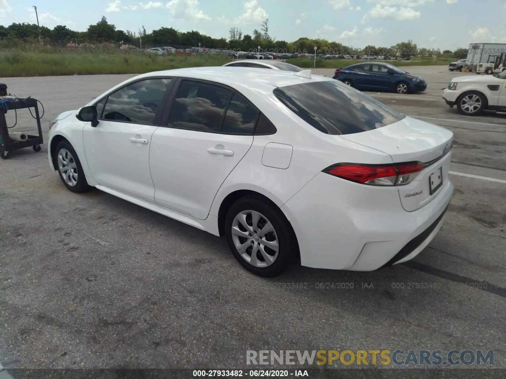 3 Photograph of a damaged car 5YFEPRAE7LP053370 TOYOTA COROLLA 2020