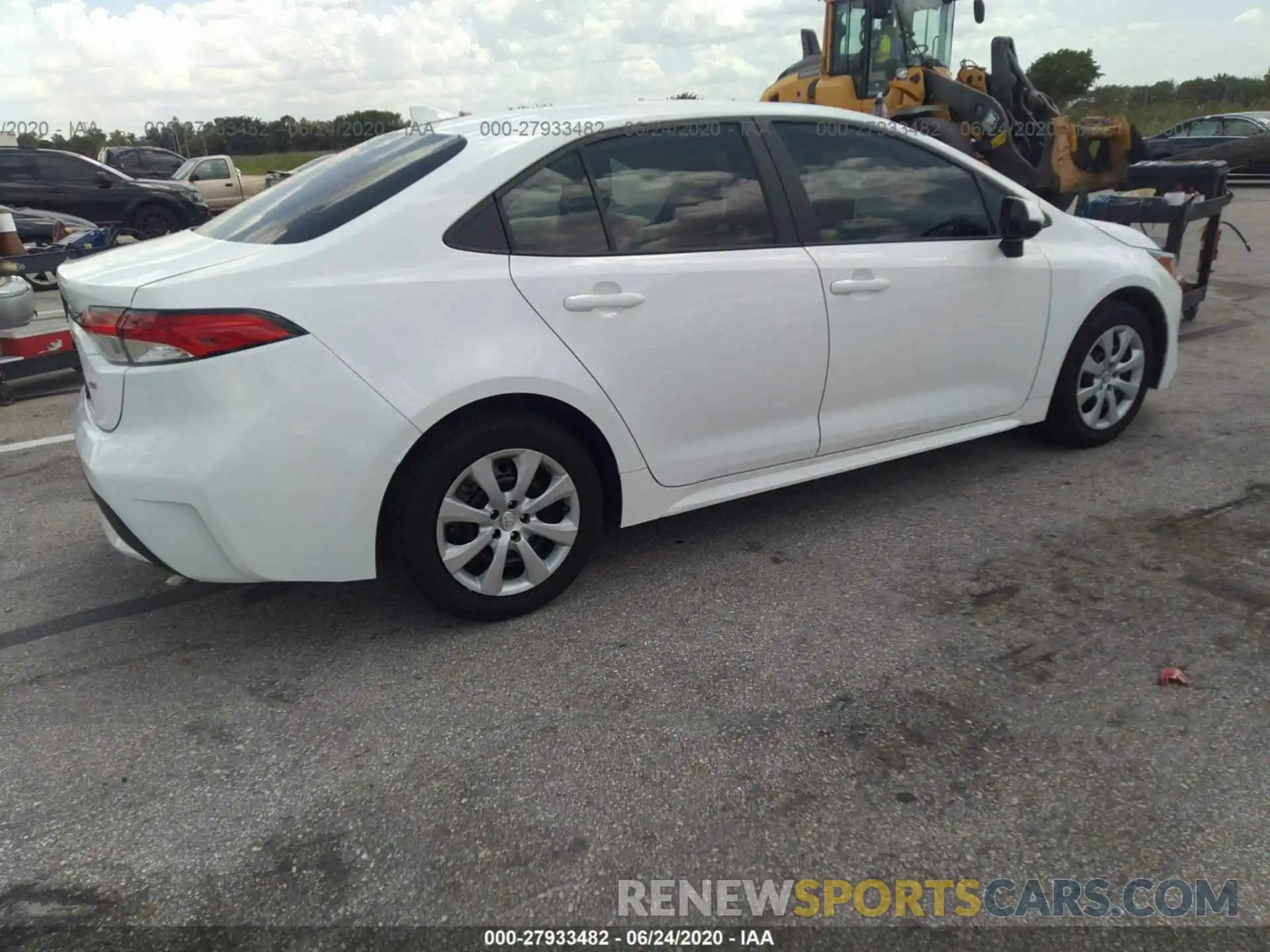 4 Photograph of a damaged car 5YFEPRAE7LP053370 TOYOTA COROLLA 2020