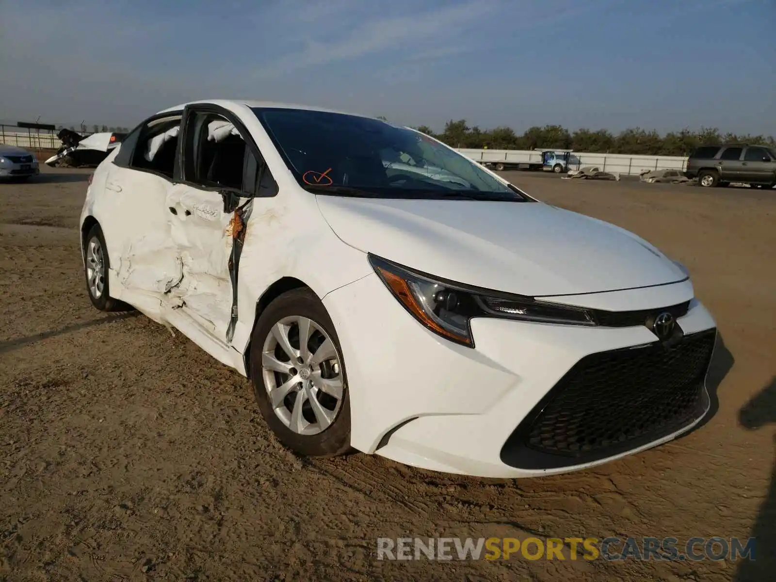 1 Photograph of a damaged car 5YFEPRAE7LP054597 TOYOTA COROLLA 2020