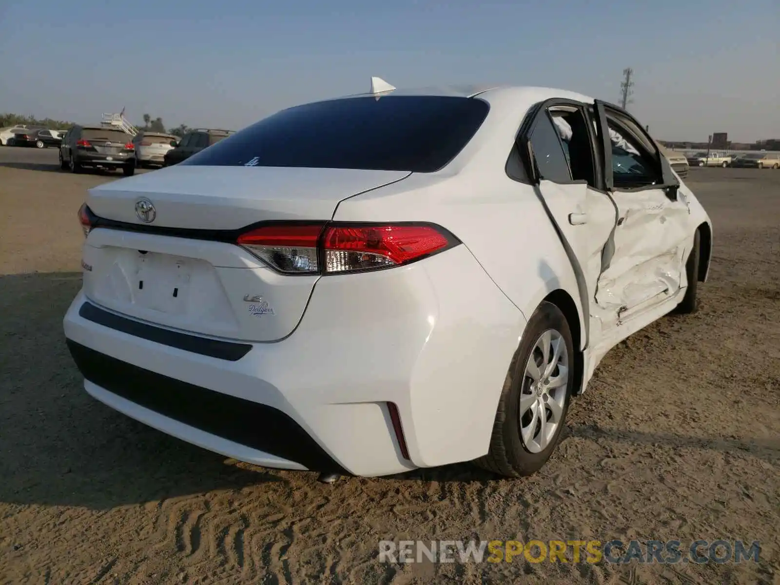 4 Photograph of a damaged car 5YFEPRAE7LP054597 TOYOTA COROLLA 2020