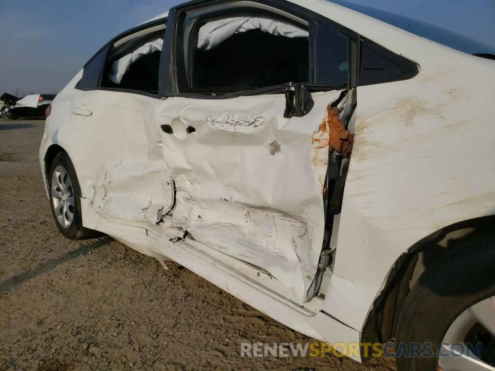 9 Photograph of a damaged car 5YFEPRAE7LP054597 TOYOTA COROLLA 2020